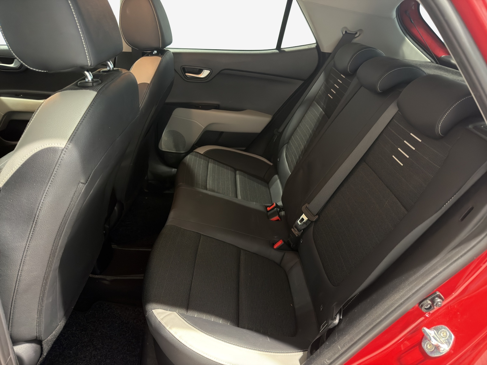 KIA Stonic 1.0 T-GDi-image-11