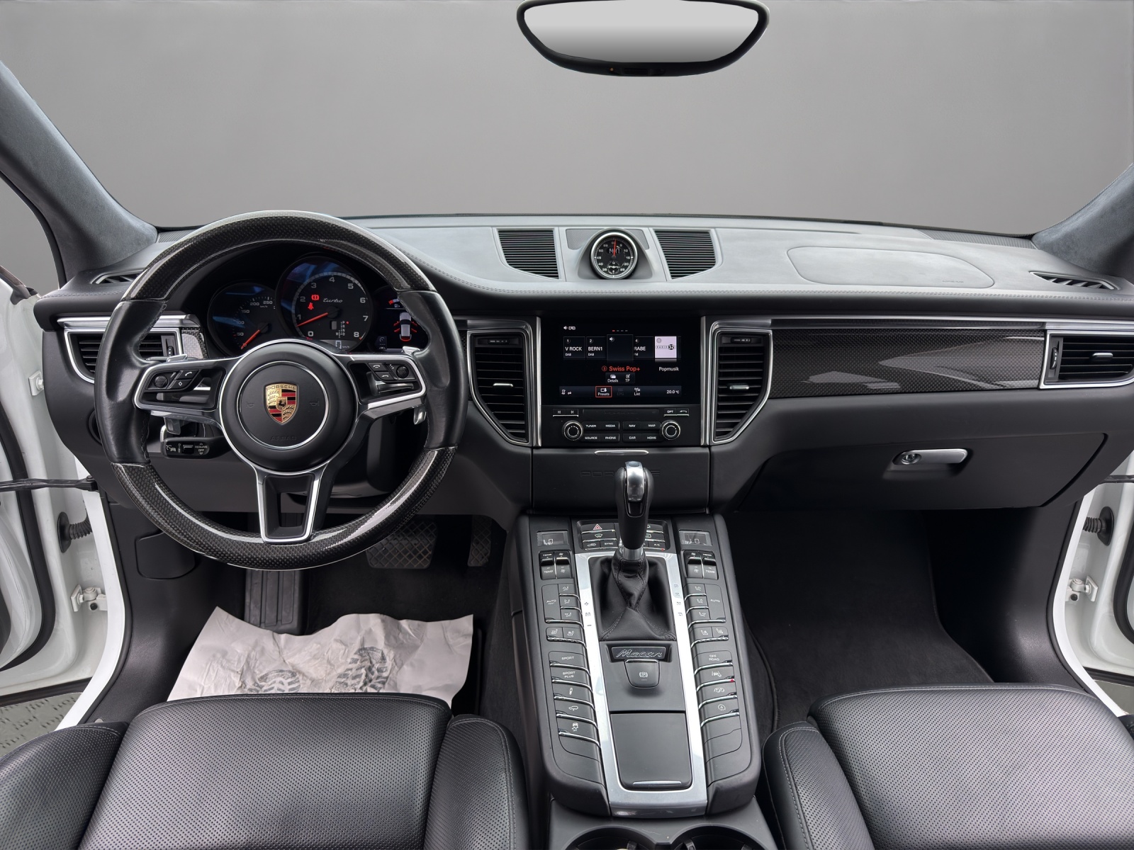PORSCHE Macan Turbo Performance PDK-image-13