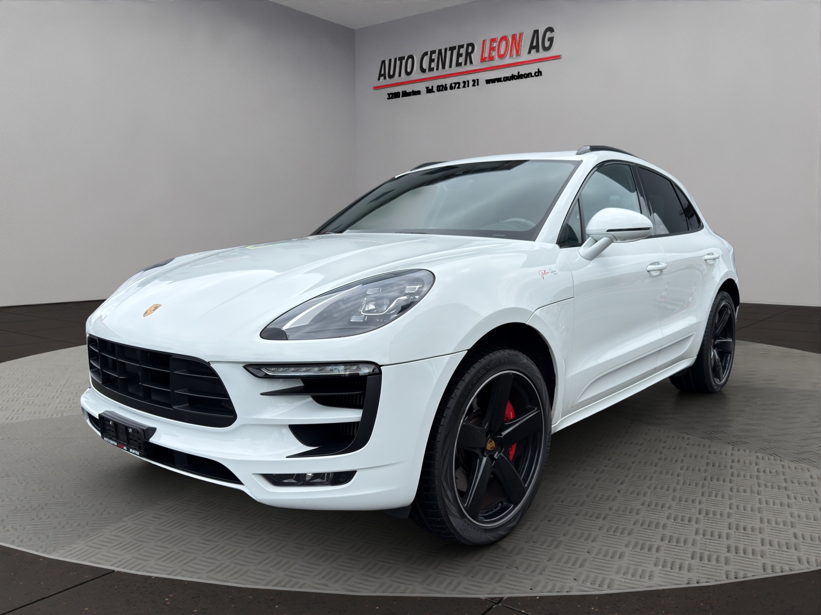 PORSCHE Macan Turbo Performance PDK-showroom-element-1