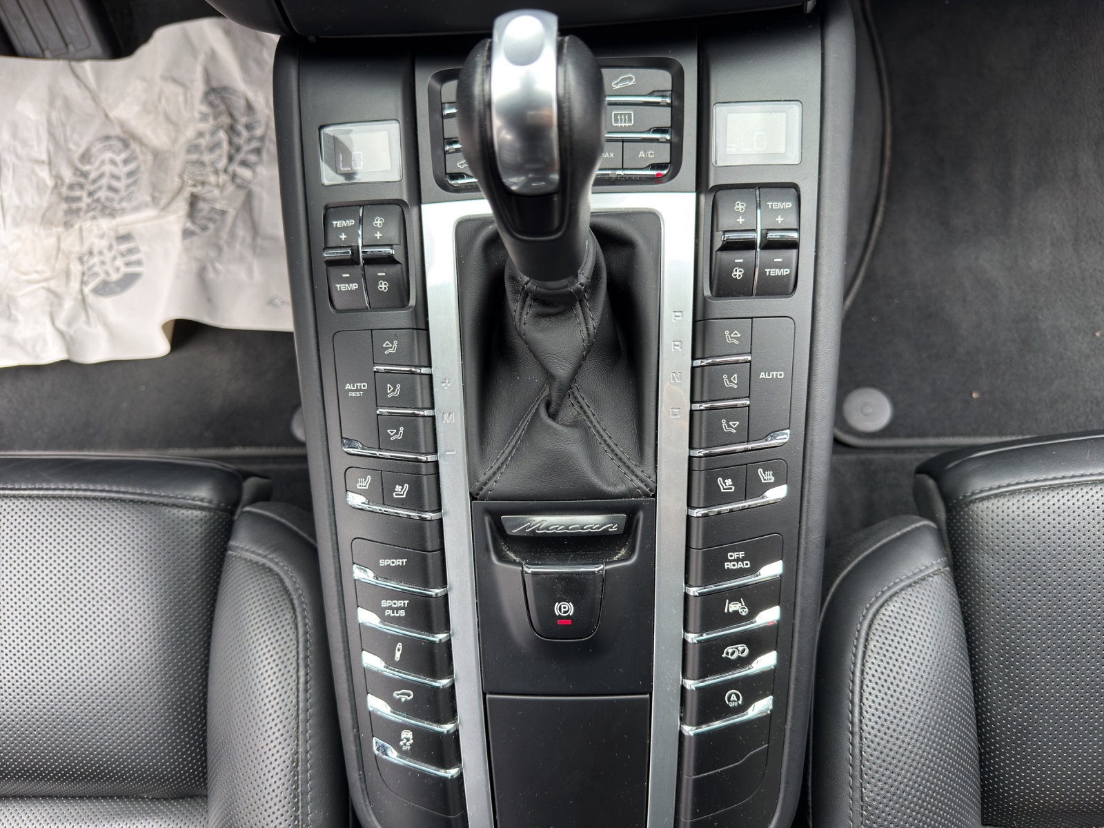 PORSCHE Macan Turbo Performance PDK-image-15