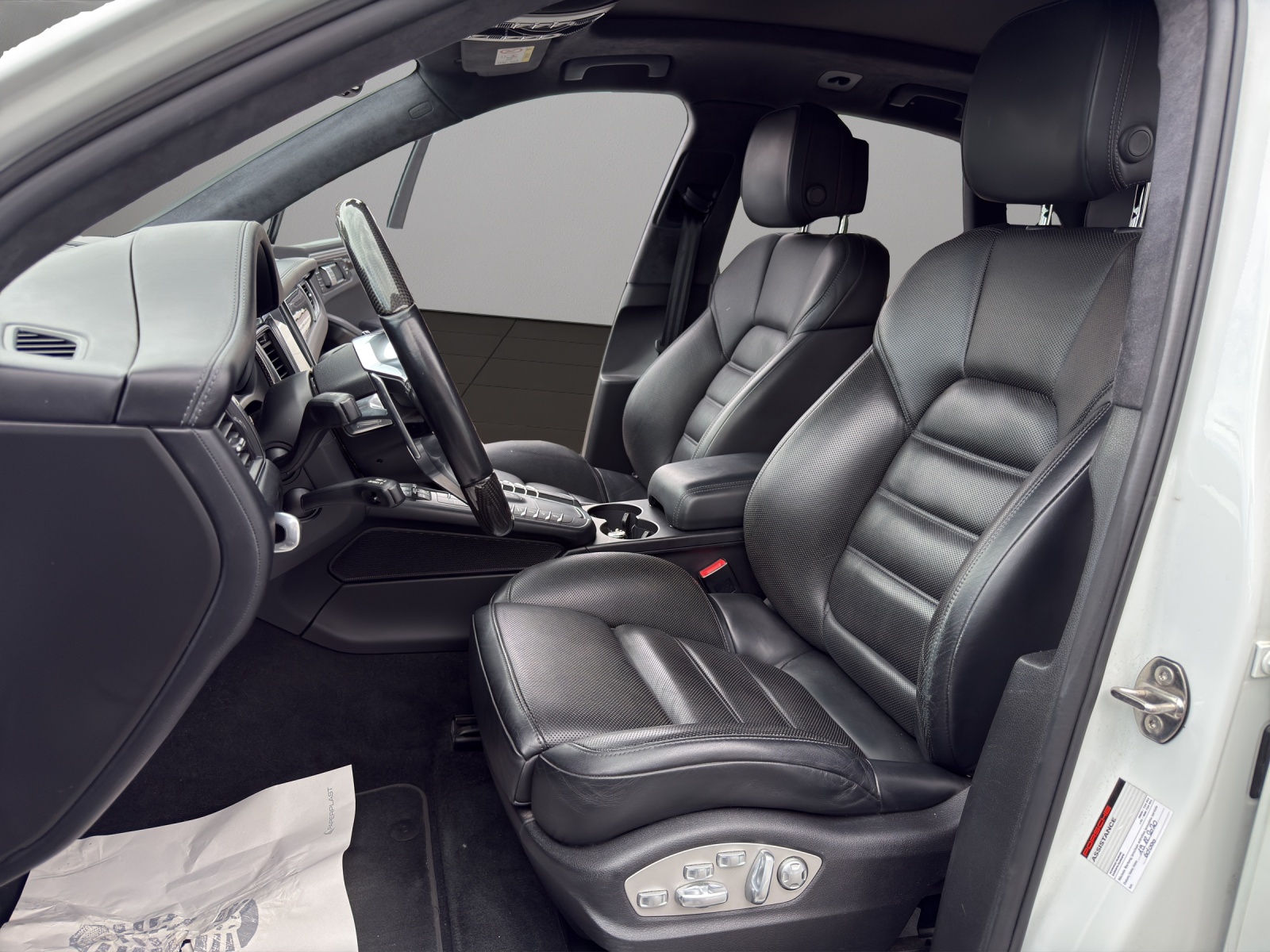 PORSCHE Macan Turbo Performance PDK-image-8