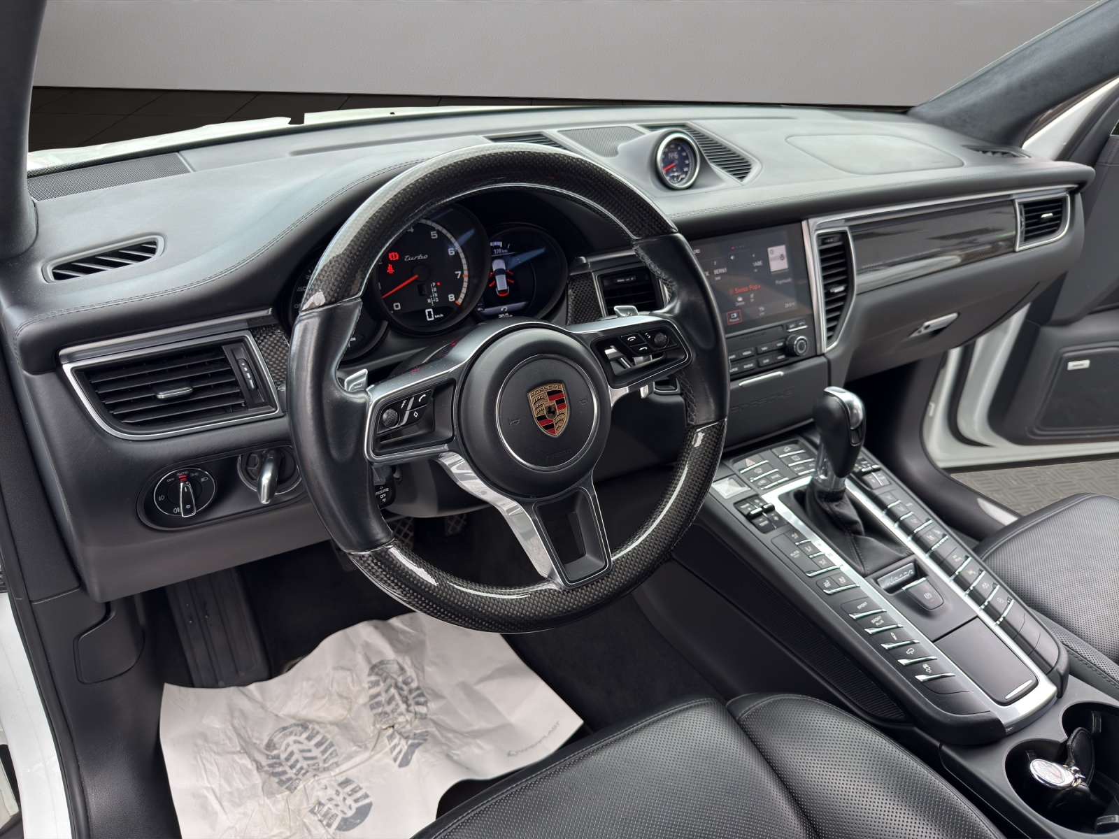 PORSCHE Macan Turbo Performance PDK-image-9