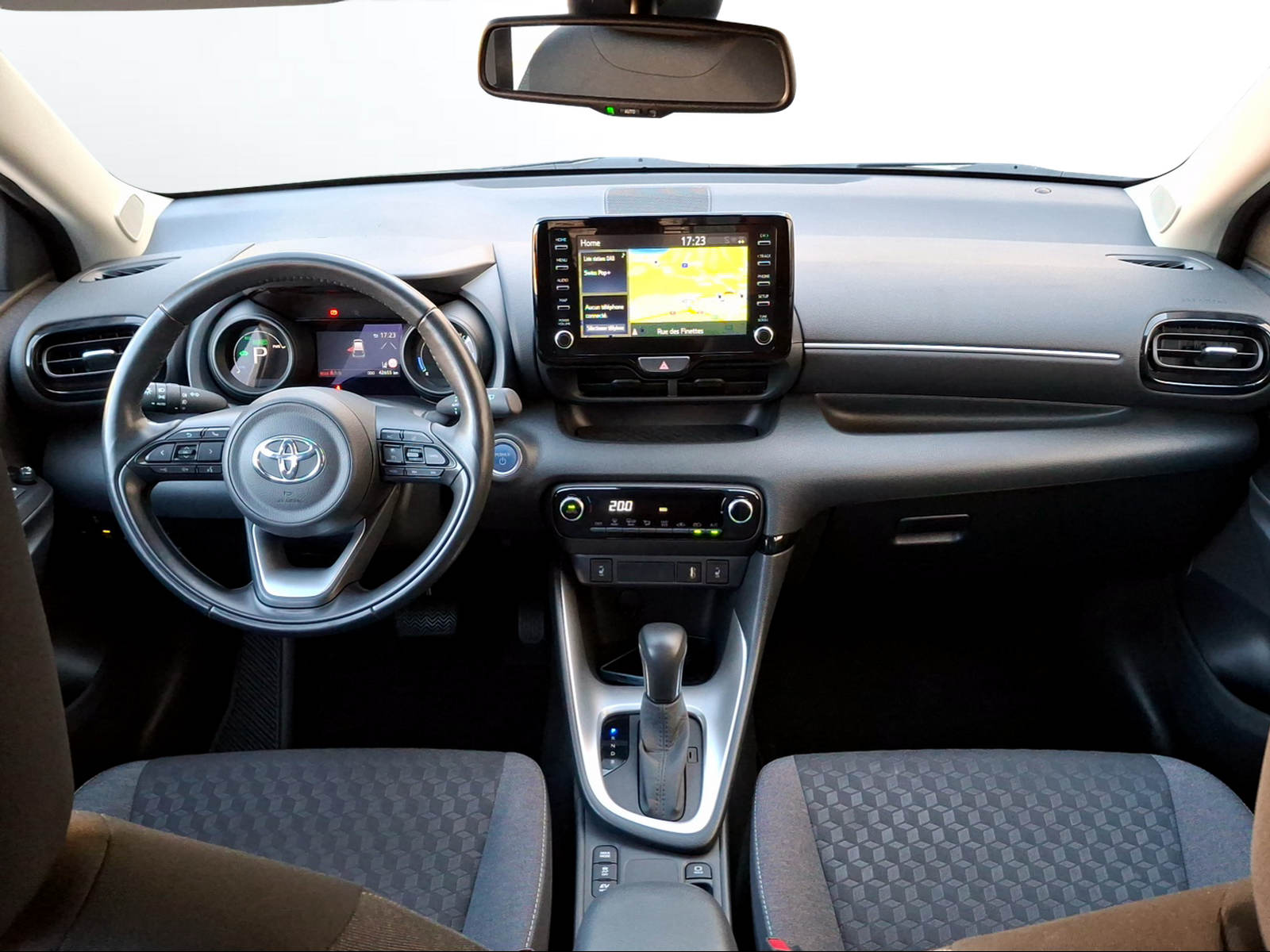 TOYOTA Yaris 1.5 Trend e-CVT-image-8