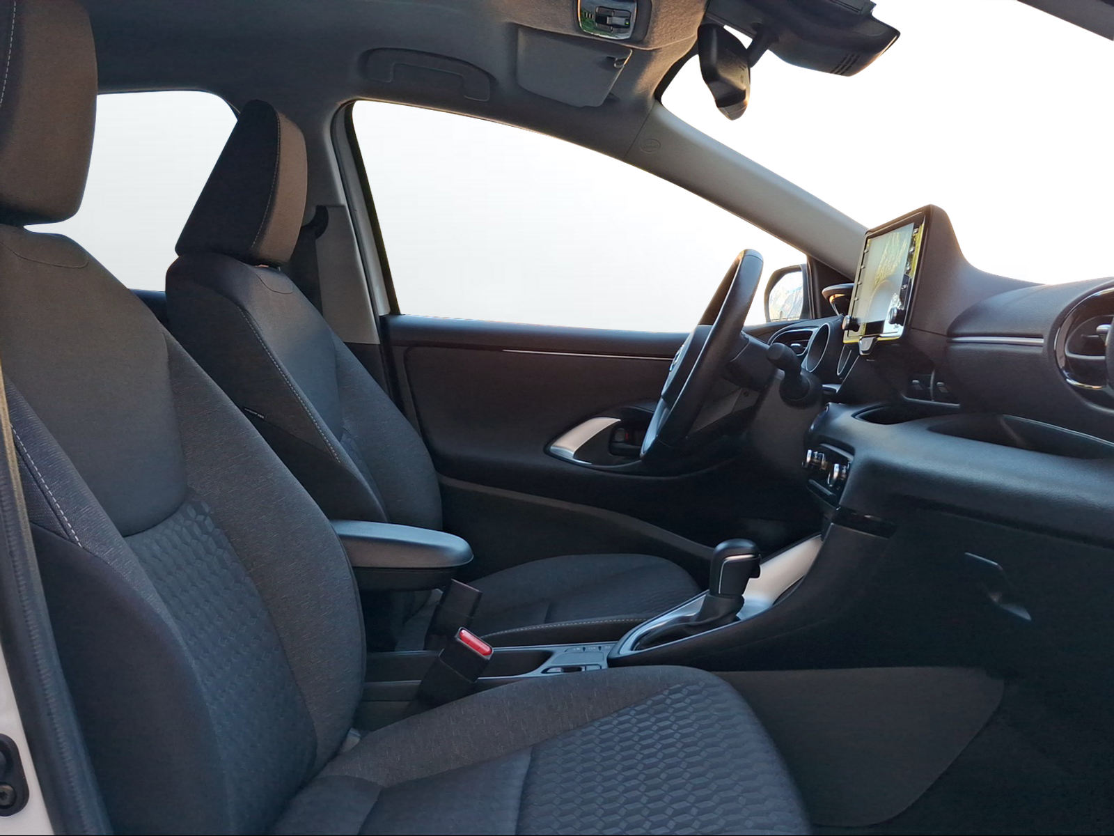 TOYOTA Yaris 1.5 Trend e-CVT-image-10