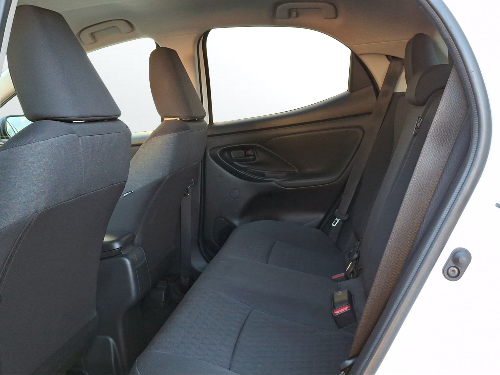 TOYOTA Yaris 1.5 Trend e-CVT-image-11