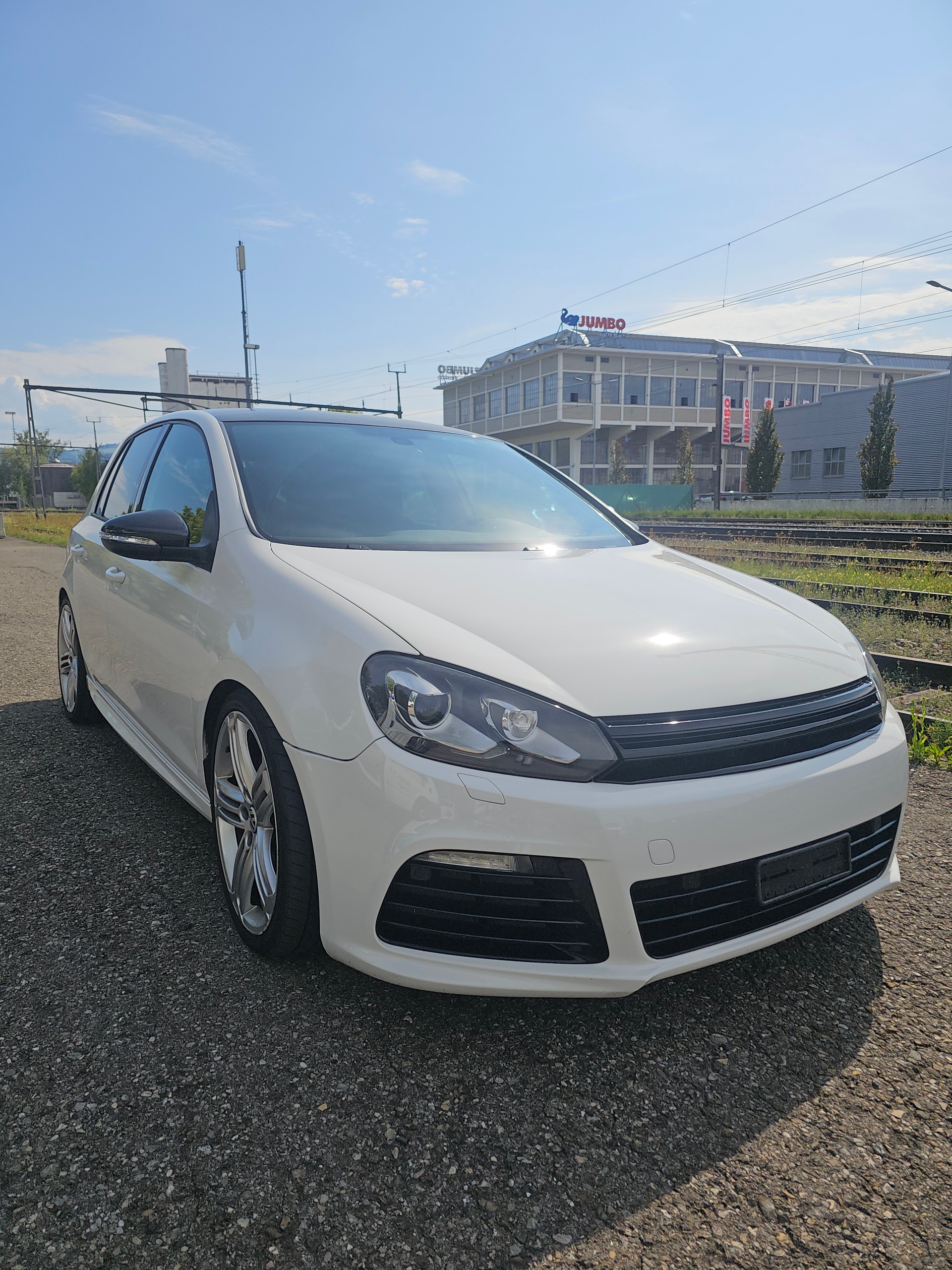 VW Golf 2.0 TSI R 4Motion-image-0