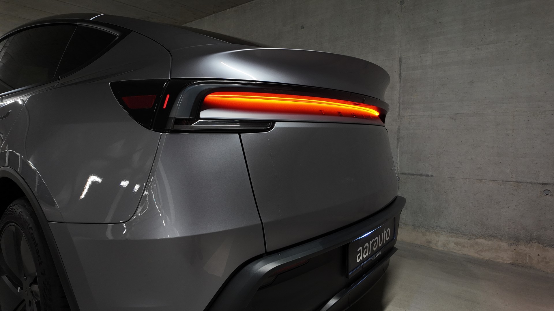 TESLA Model Y Long Range AWD-image-7
