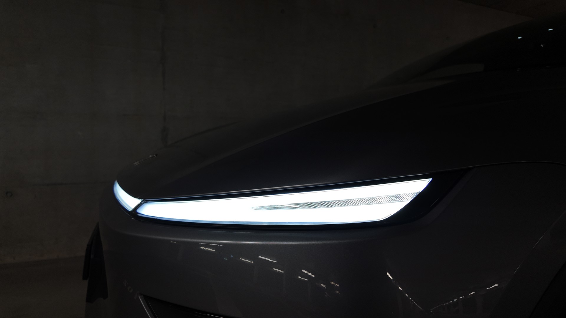 TESLA Model Y Long Range AWD-image-6