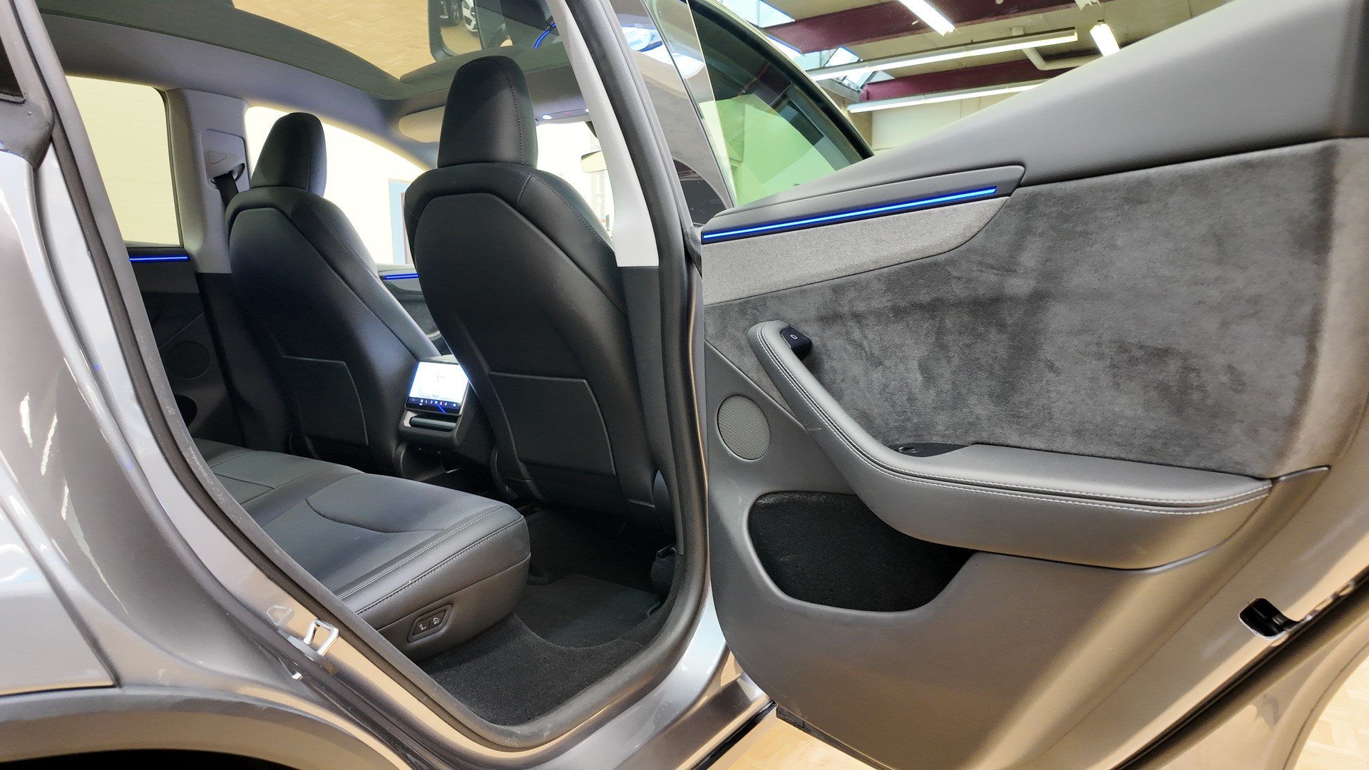 TESLA Model Y Long Range AWD-image-20