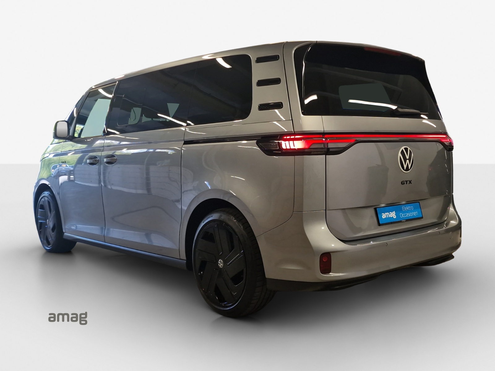 VW ID.Buzz LWB GTX 4 Motion-image-2