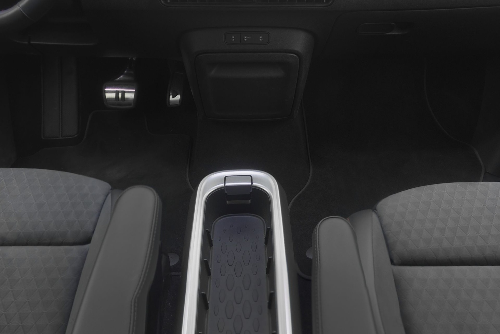 VW ID.Buzz LWB GTX 4 Motion-image-8