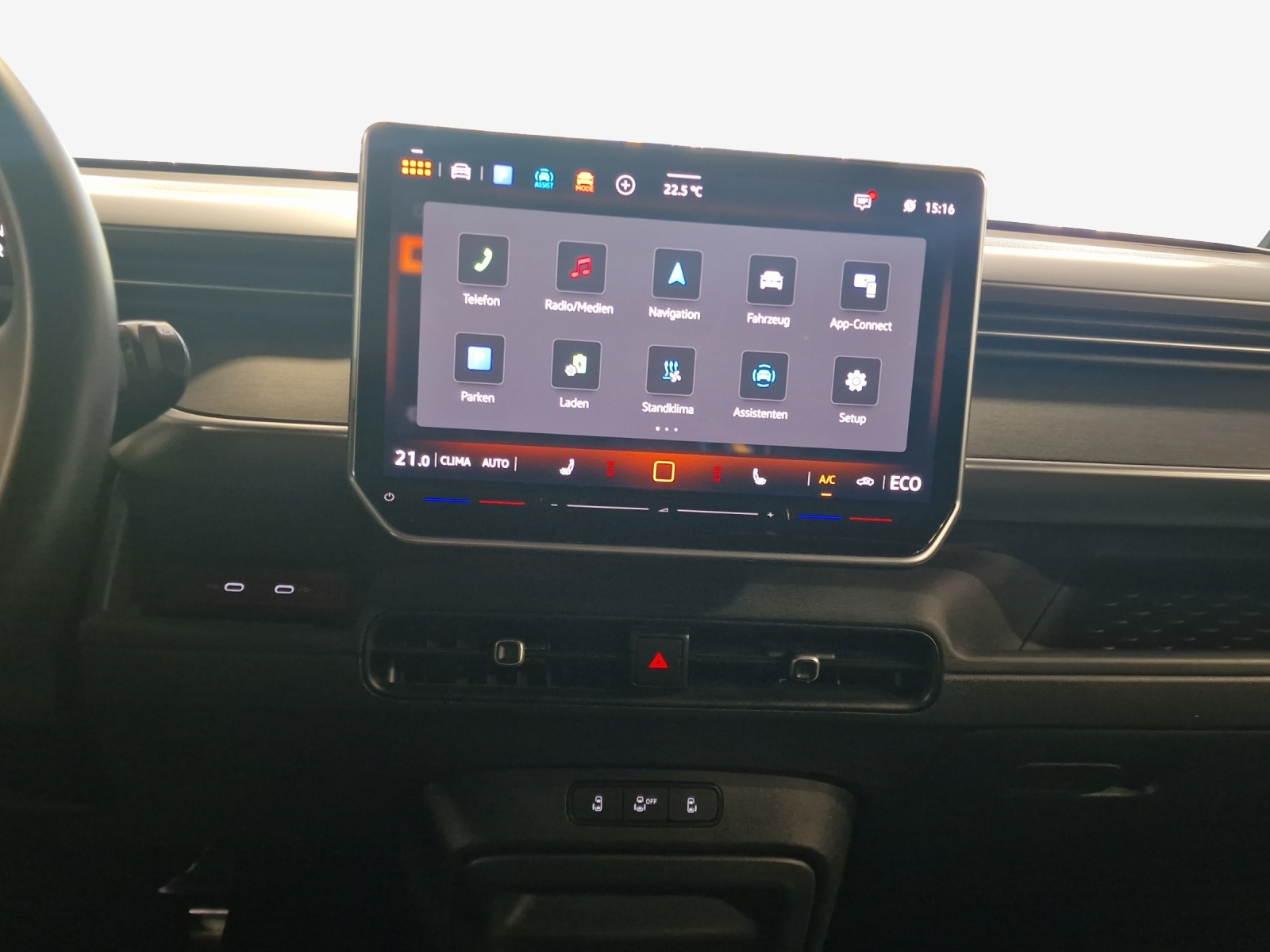 VW ID.Buzz LWB GTX 4 Motion-image-11