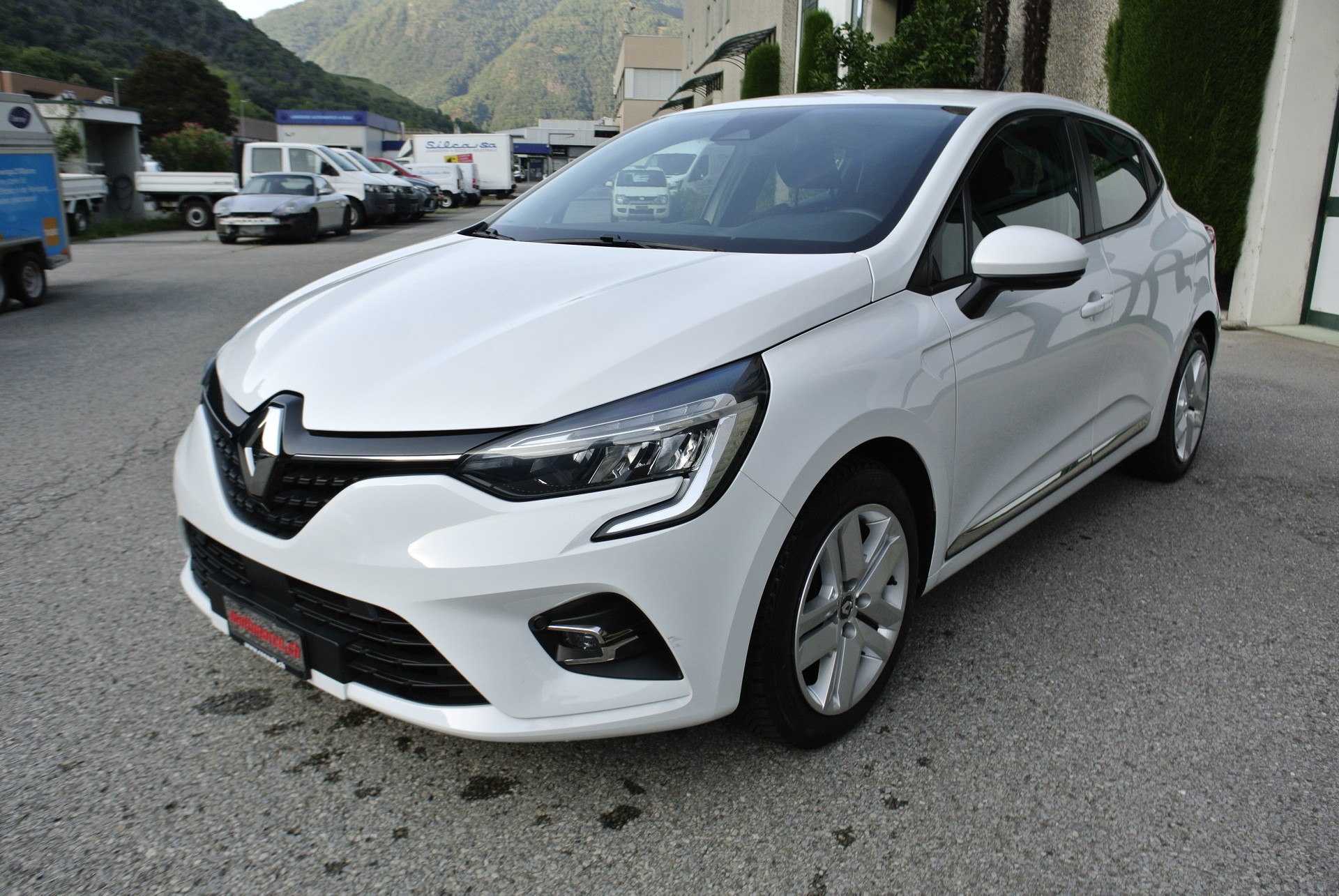 RENAULT Clio 1.0 Business-image-0
