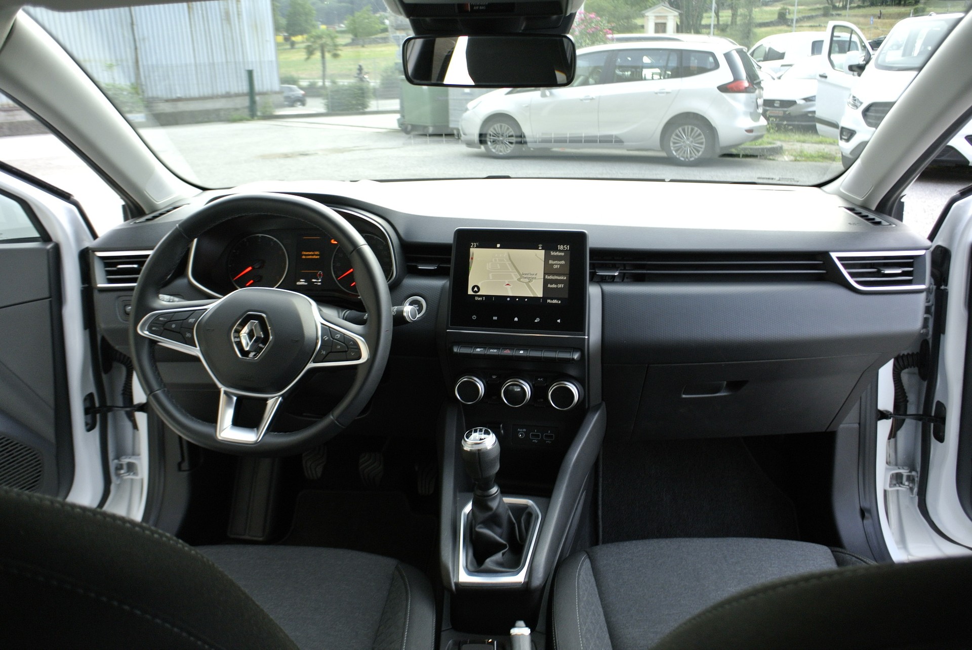 RENAULT Clio 1.0 Business-image-19