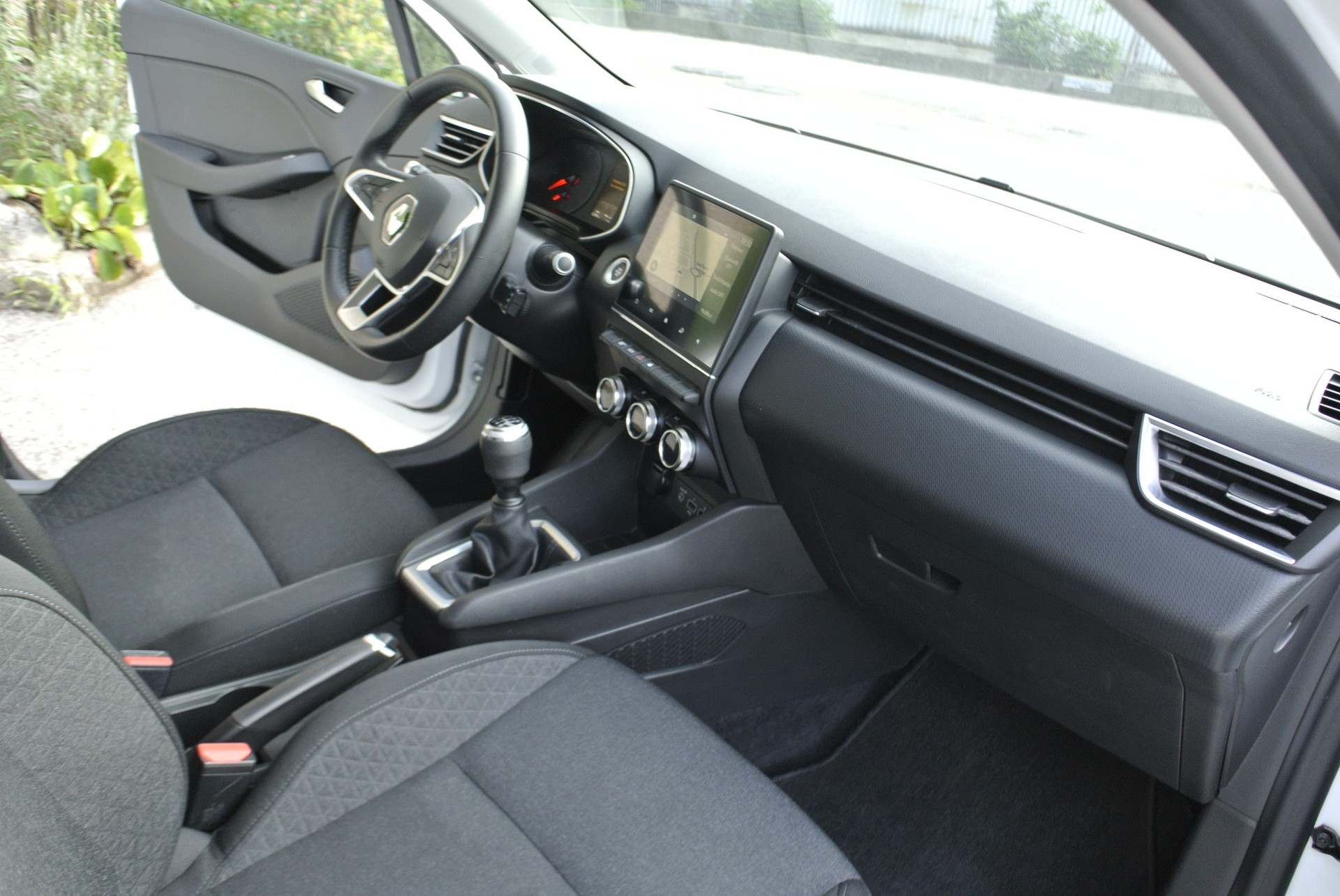 RENAULT Clio 1.0 Business-image-16