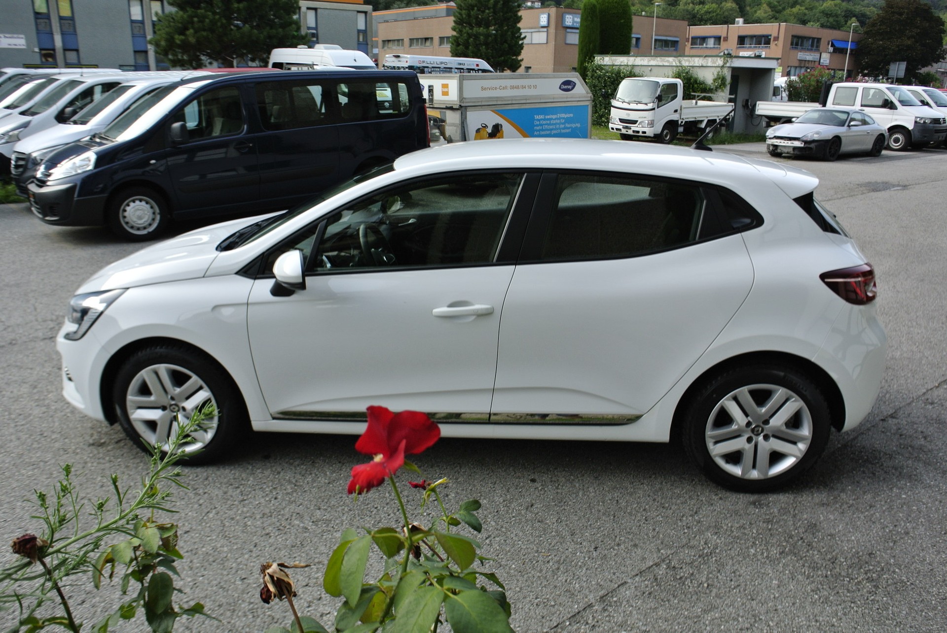 RENAULT Clio 1.0 Business-image-11