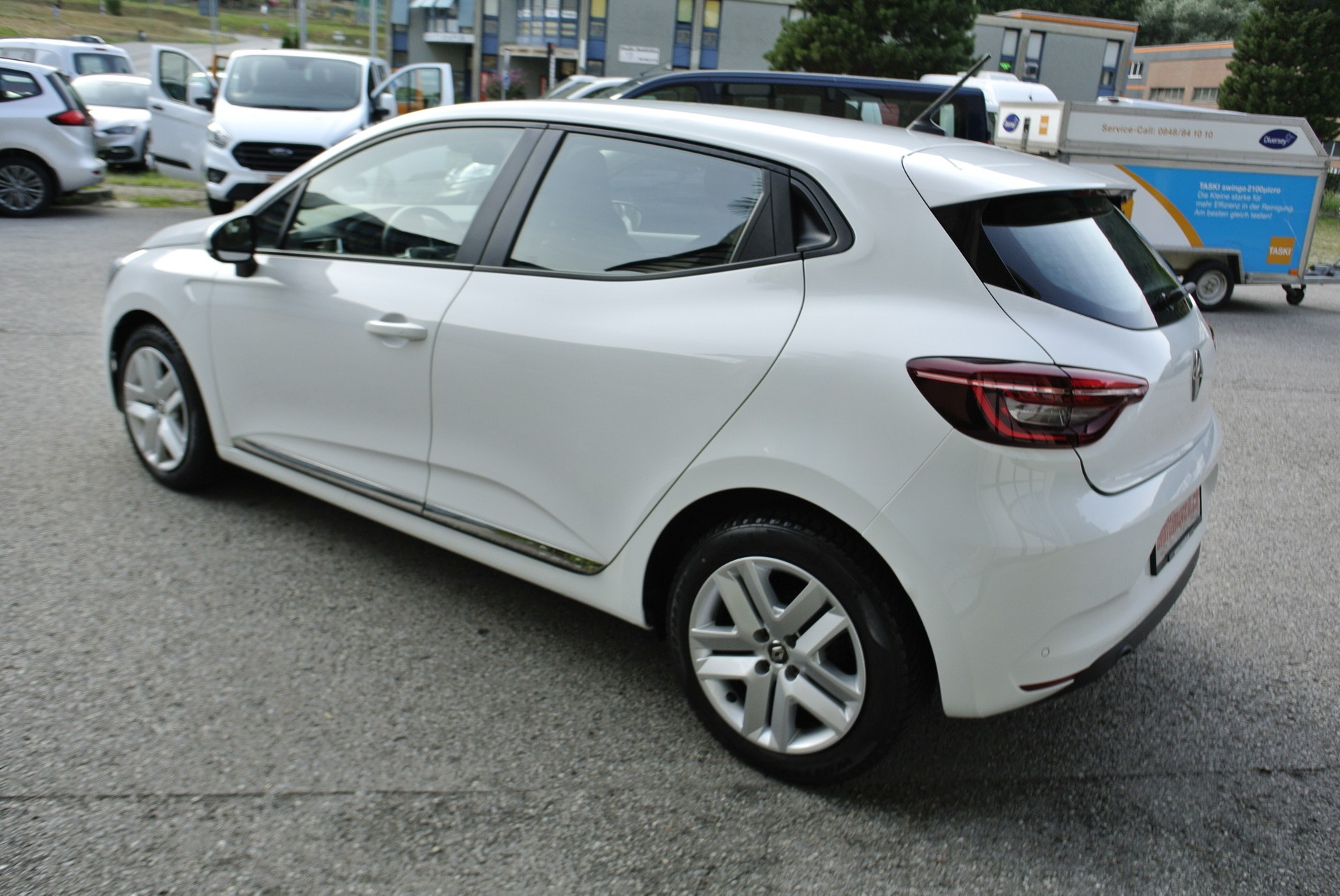 RENAULT Clio 1.0 Business-image-9