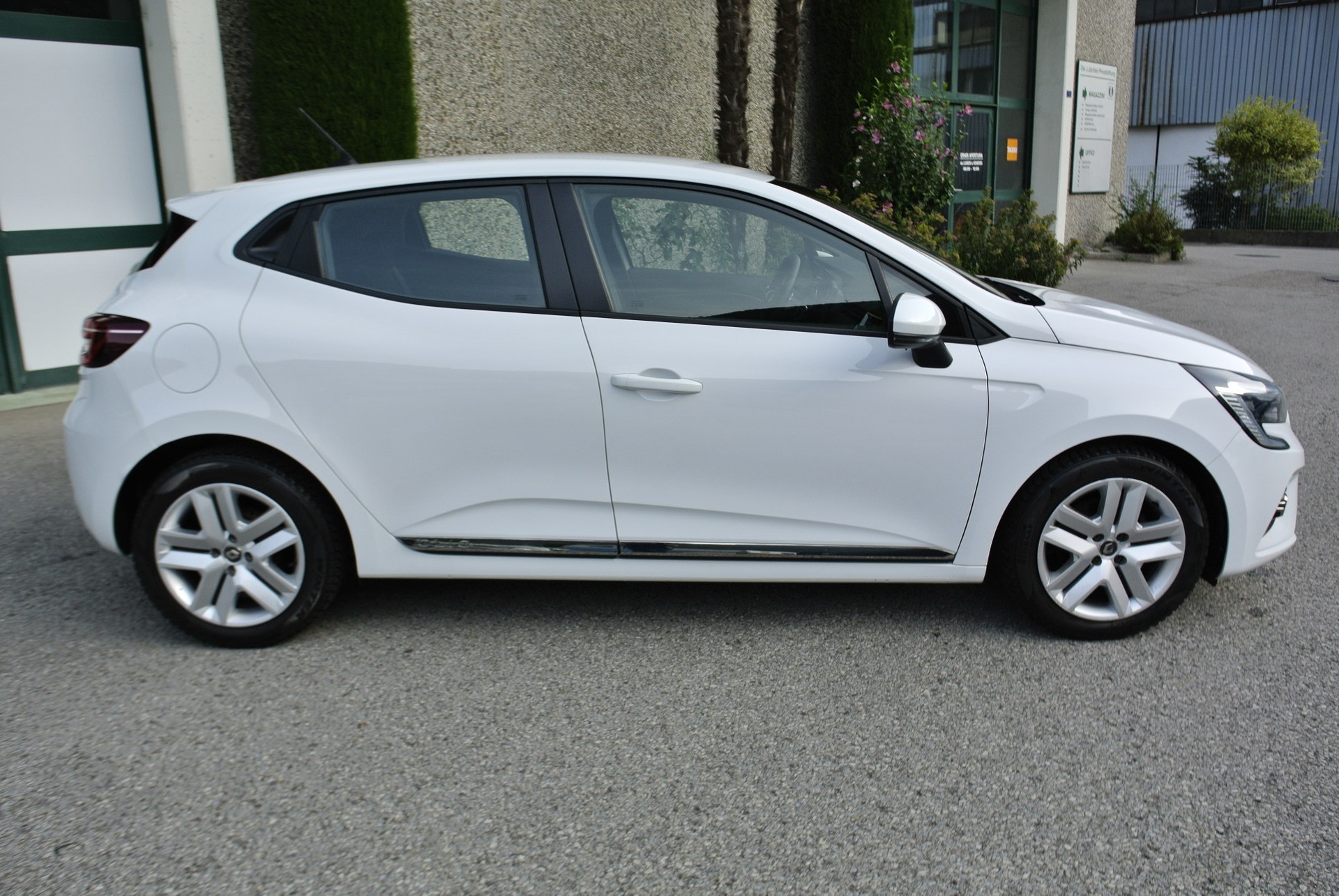 RENAULT Clio 1.0 Business-image-5