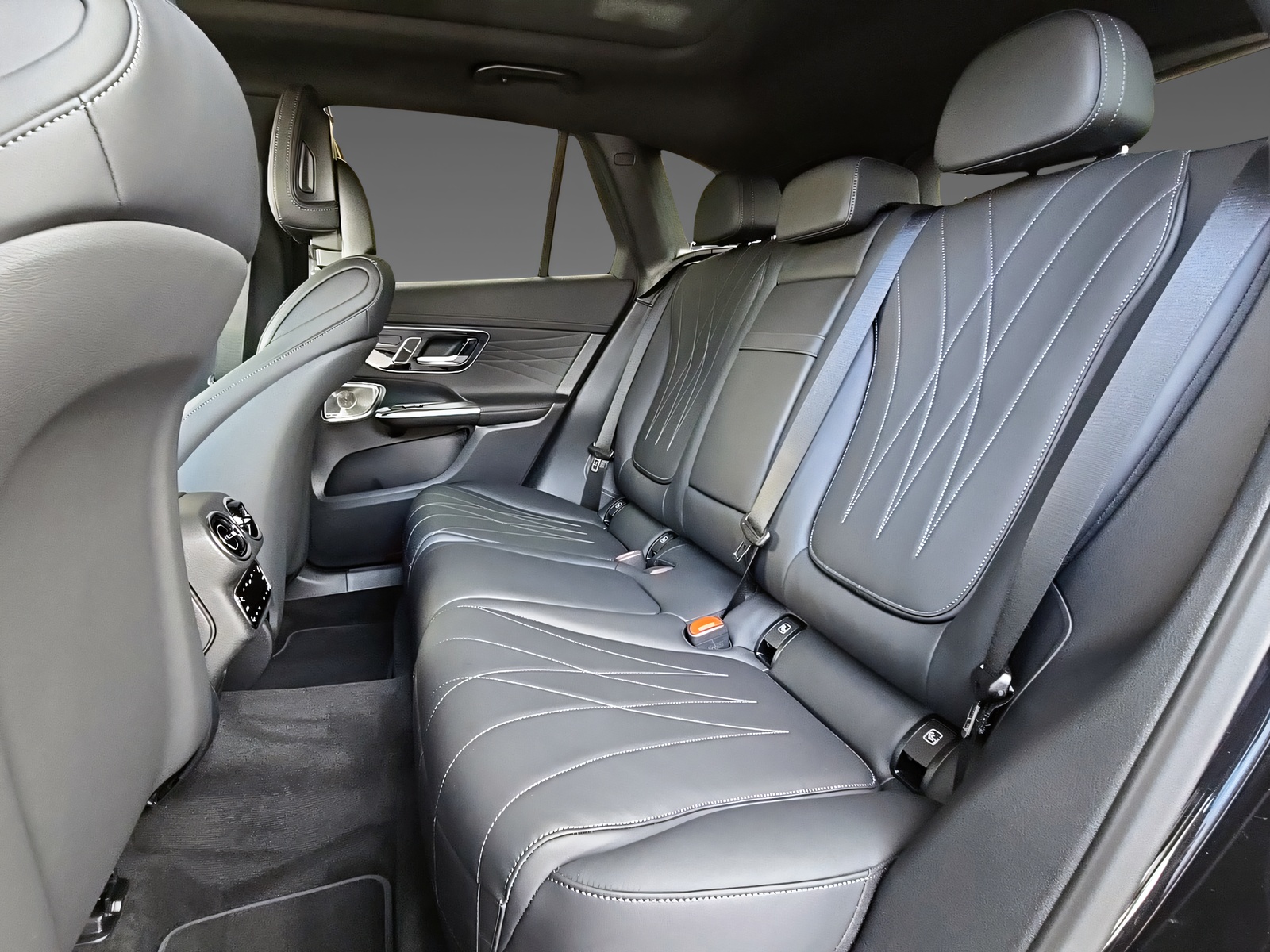 MERCEDES-BENZ GLC 300 4Matic-image-10