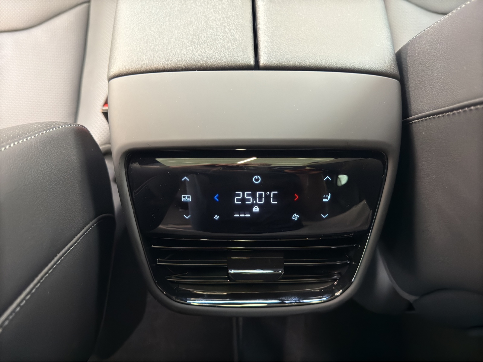 MAZDA CX-6e Takumi-image-23