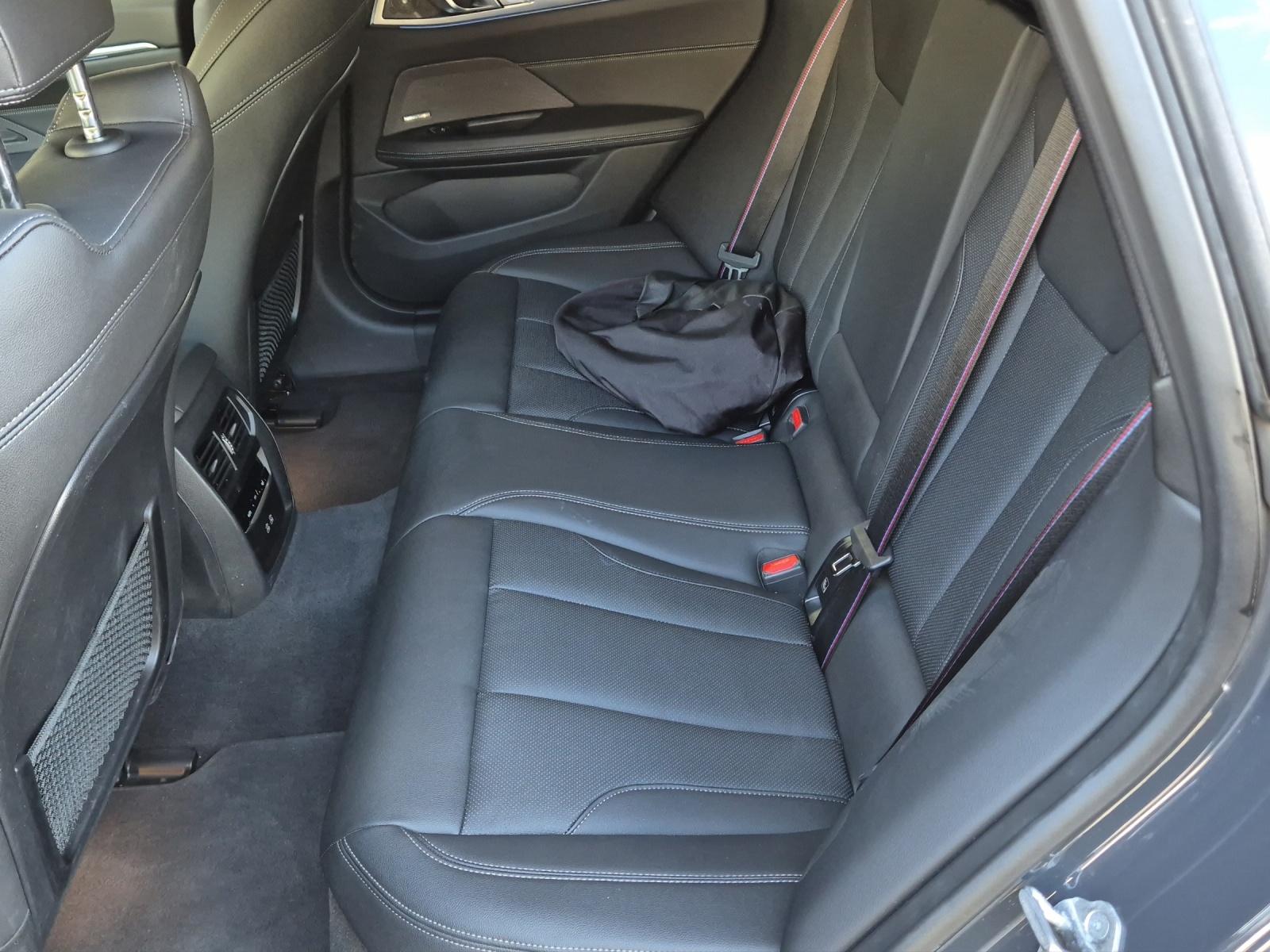 BMW i4 eDrive40-image-6