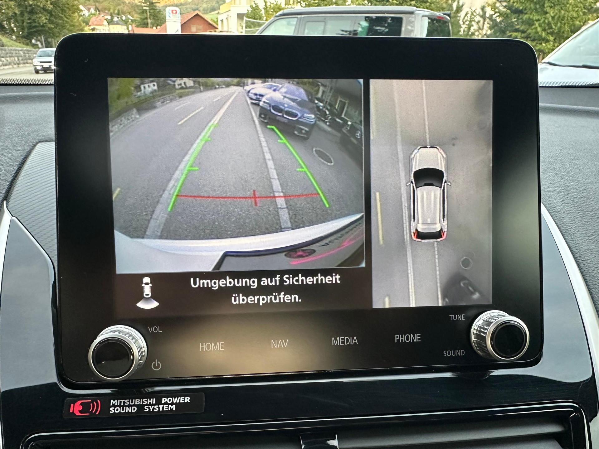 MITSUBISHI Eclipse Cross 2.4 PHEV Diamond 4WD-image-17