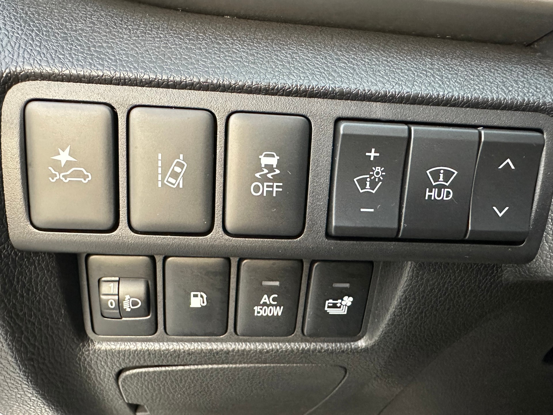 MITSUBISHI Eclipse Cross 2.4 PHEV Diamond 4WD-image-18