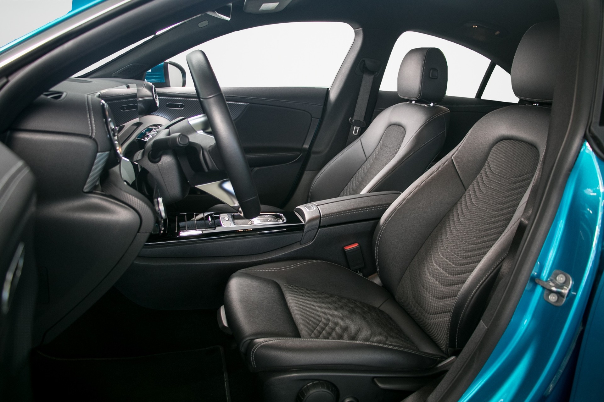 MERCEDES-BENZ CLA 220 4Matic 8G-DCT-image-12