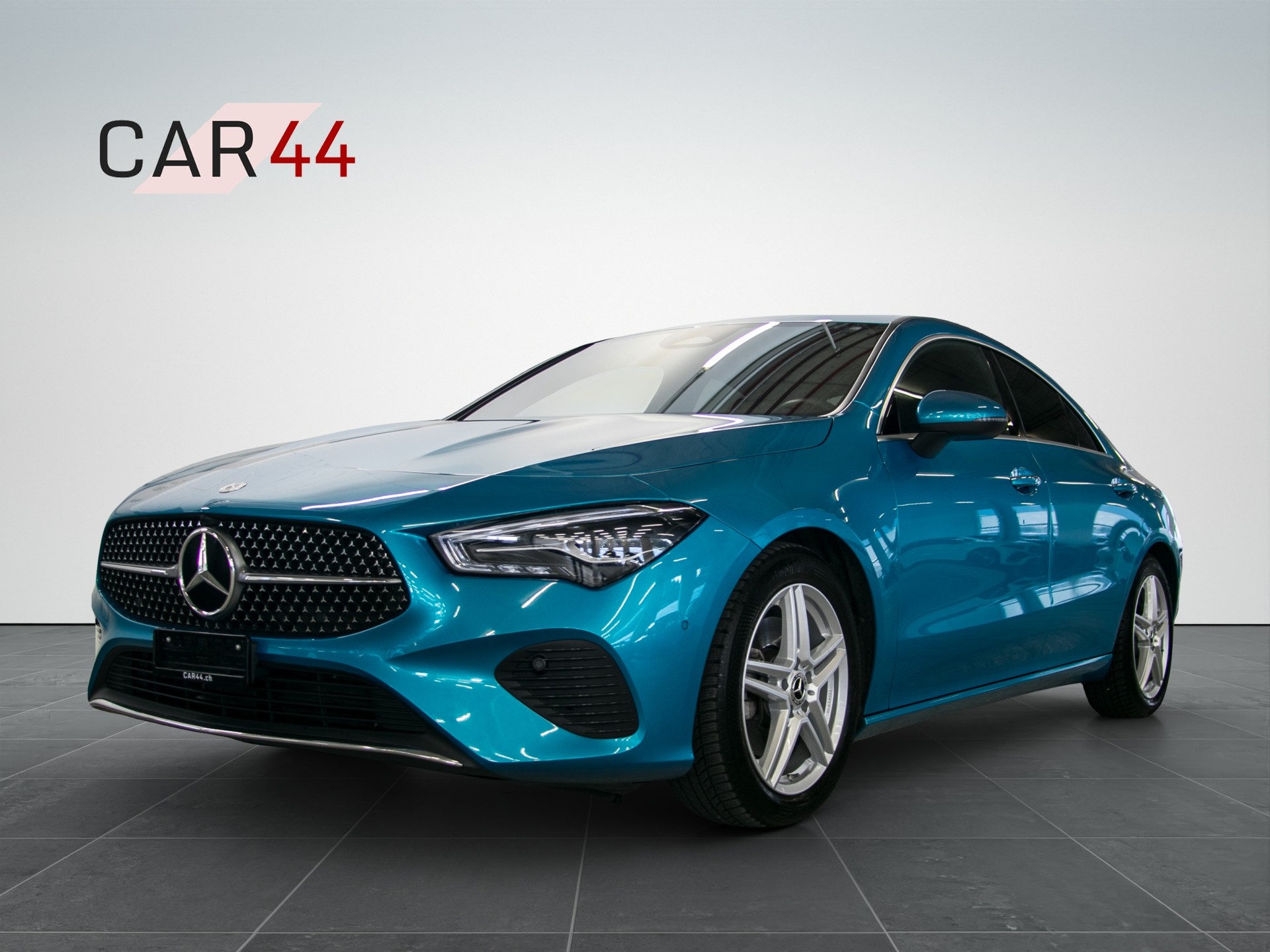 MERCEDES-BENZ CLA 220 4Matic 8G-DCT-showroom-element-3