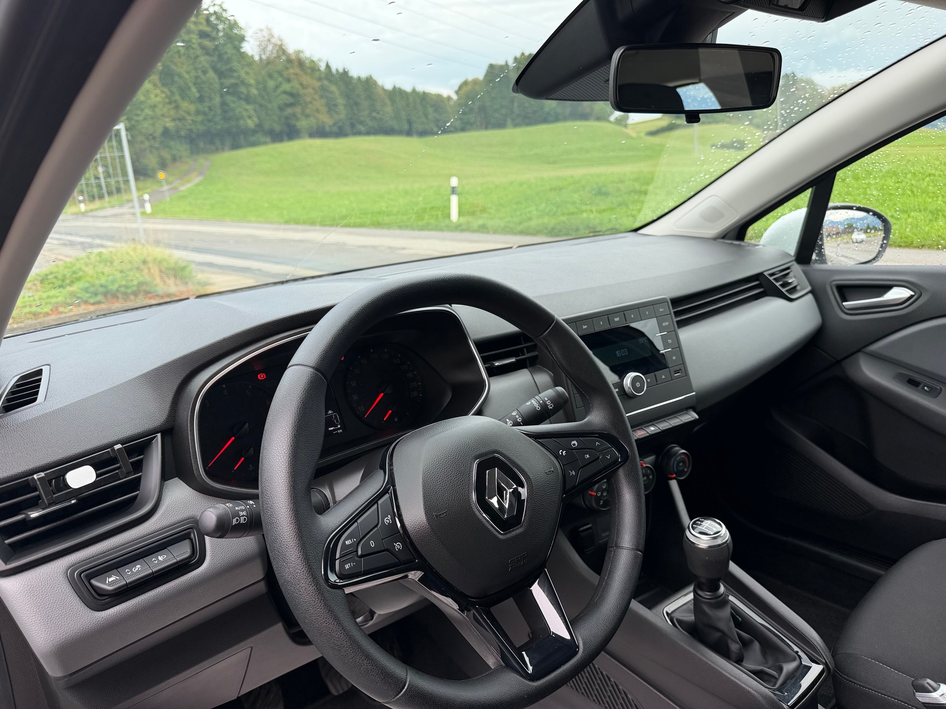 RENAULT Clio 1.0 Life-image-6