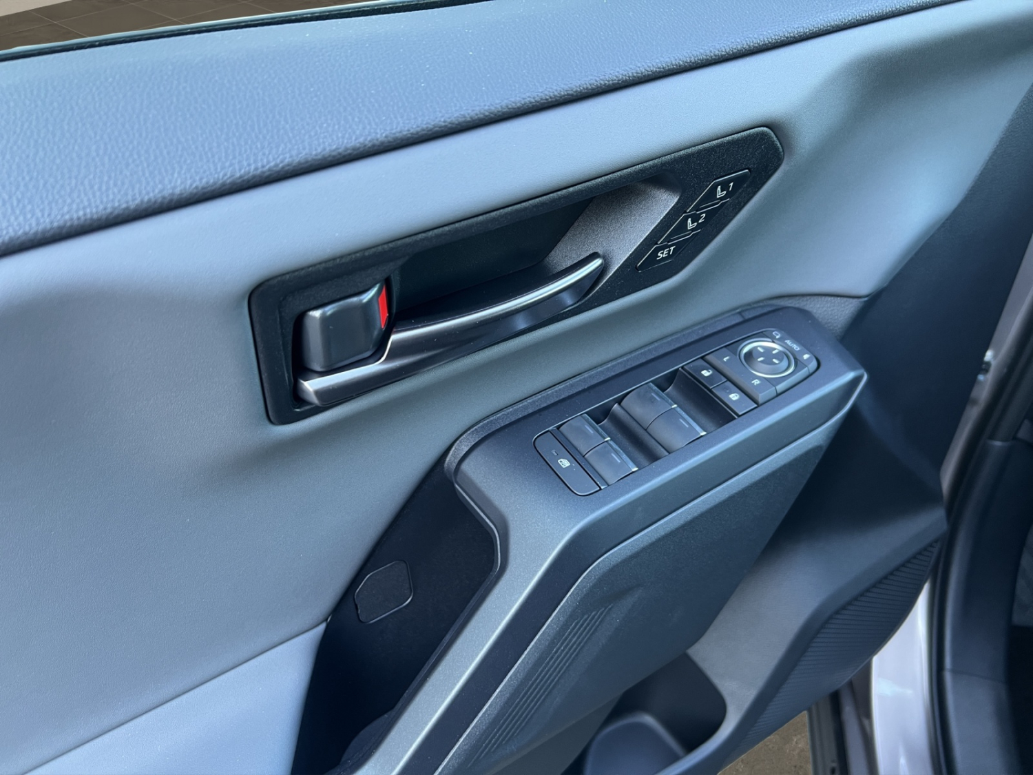 TOYOTA RAV4 2.5 Plug-In-Hybrid Style-image-17