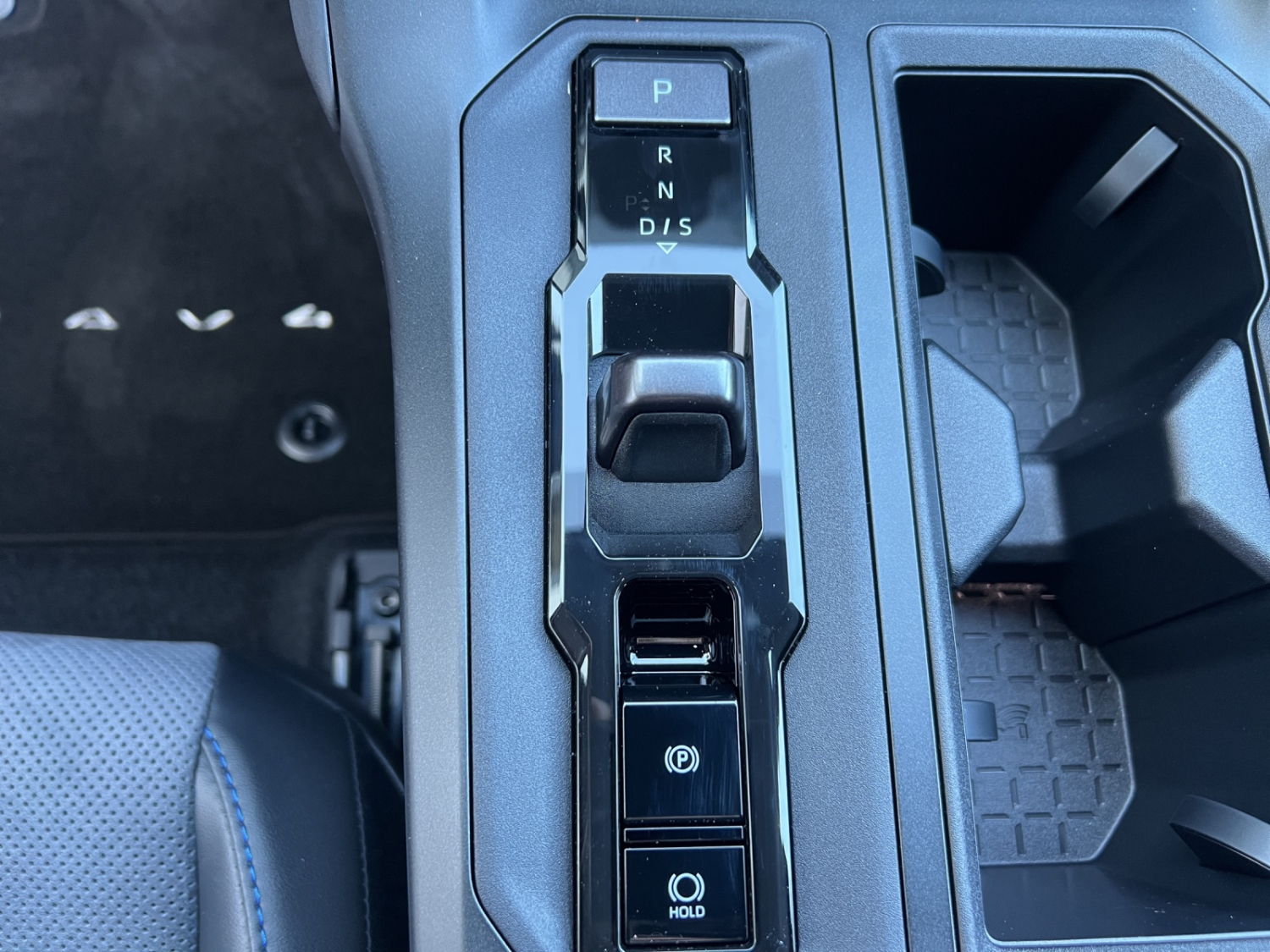 TOYOTA RAV4 2.5 Plug-In-Hybrid Style-image-15