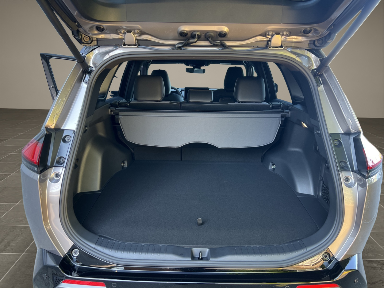 TOYOTA RAV4 2.5 Plug-In-Hybrid Style-image-19