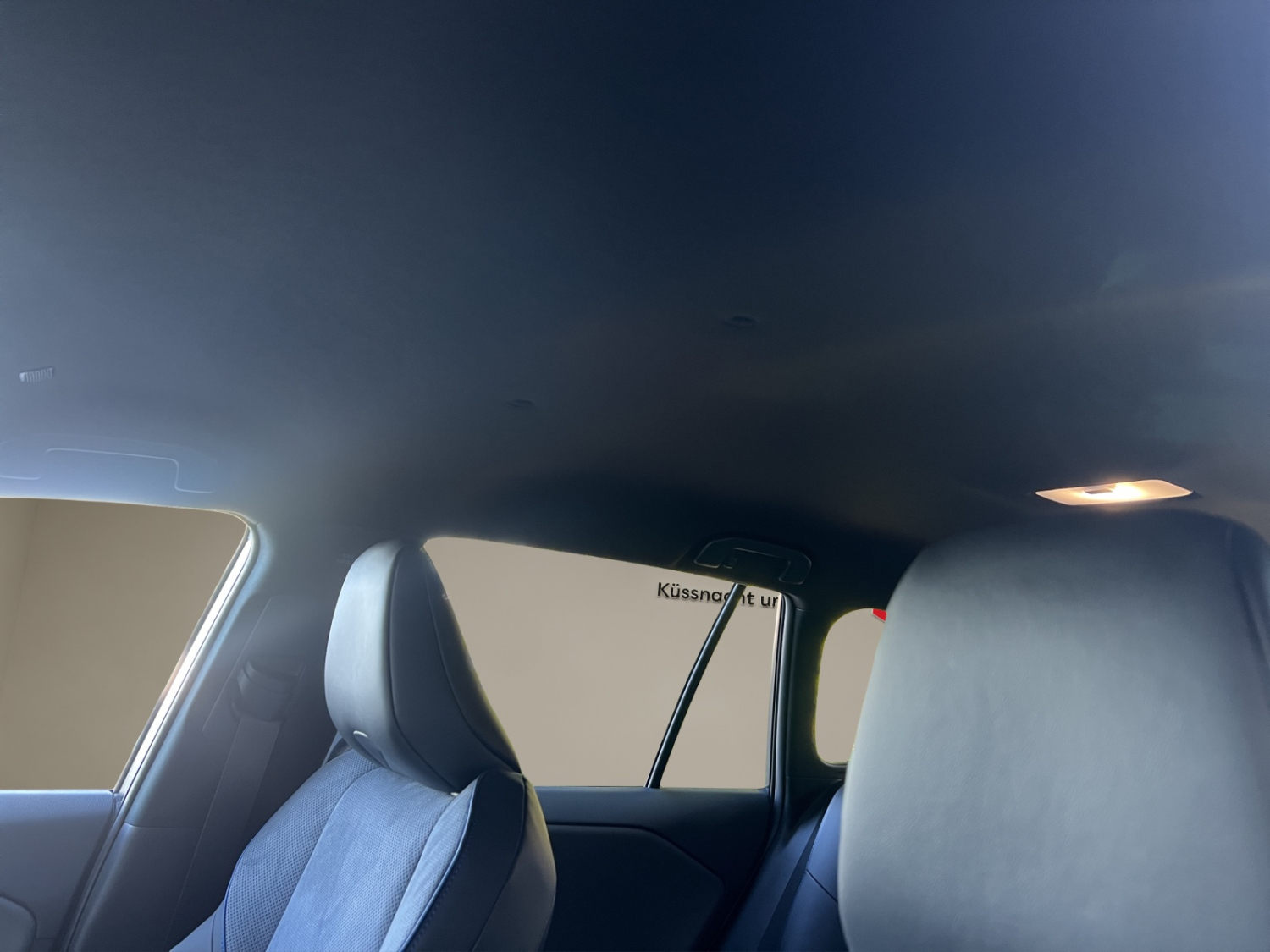 TOYOTA RAV4 2.5 Plug-In-Hybrid Style-image-9