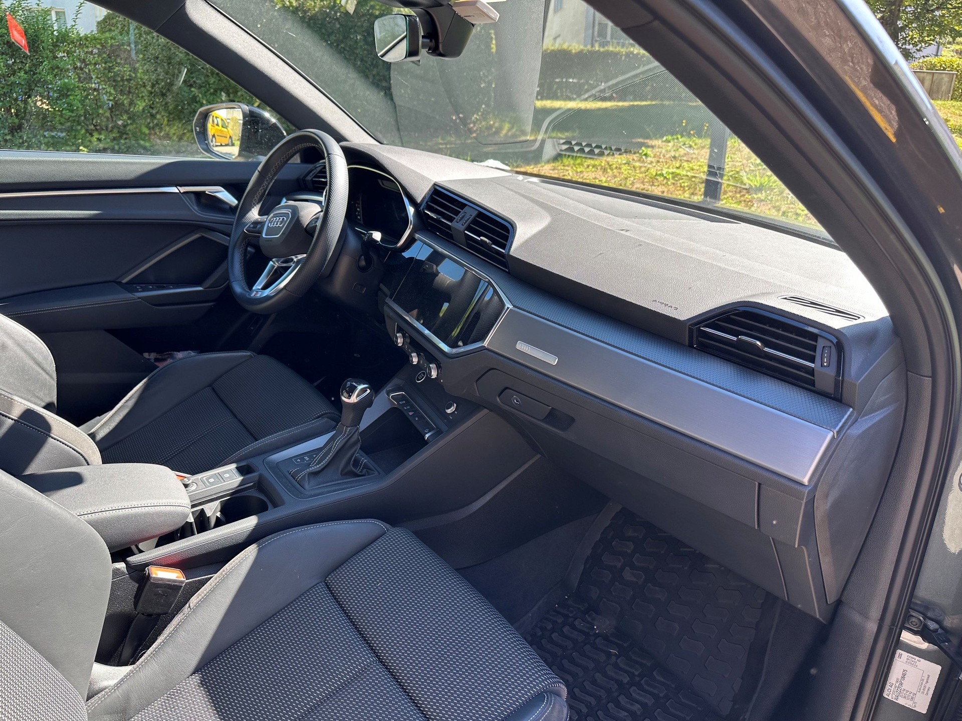 AUDI 1.5 35 TFSI S line Attraction S-Tronic-image-6