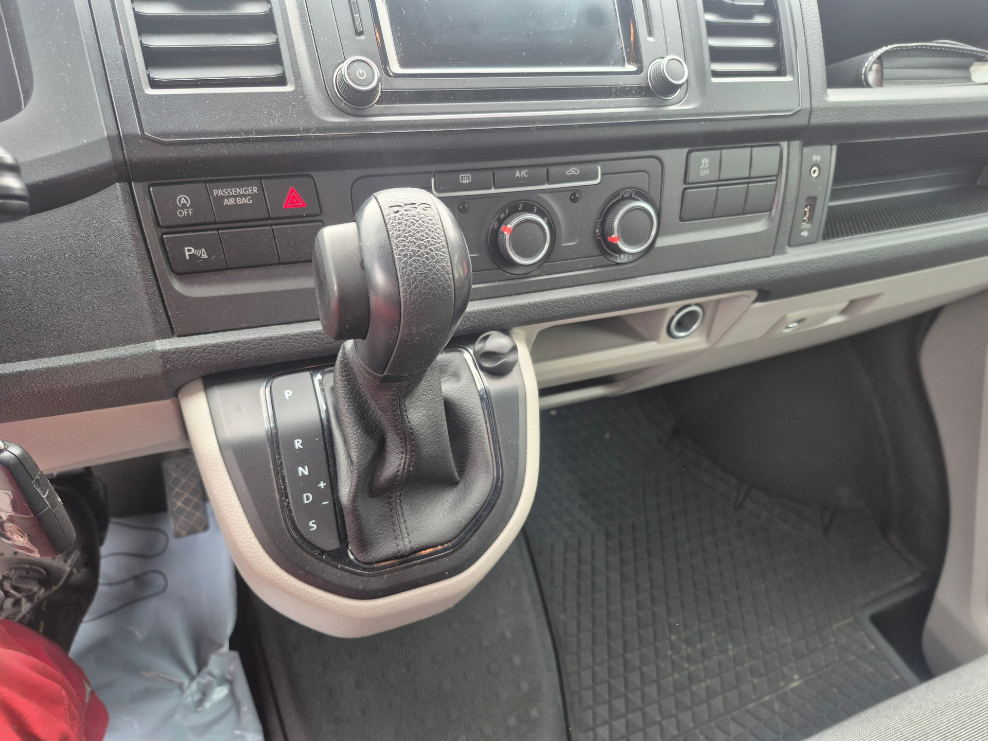 VW T6 2.0 TDI 4Motion DSG-image-15