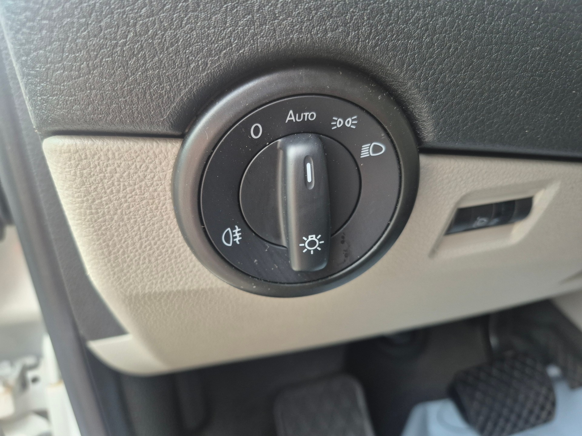 VW T6 2.0 TDI 4Motion DSG-image-13