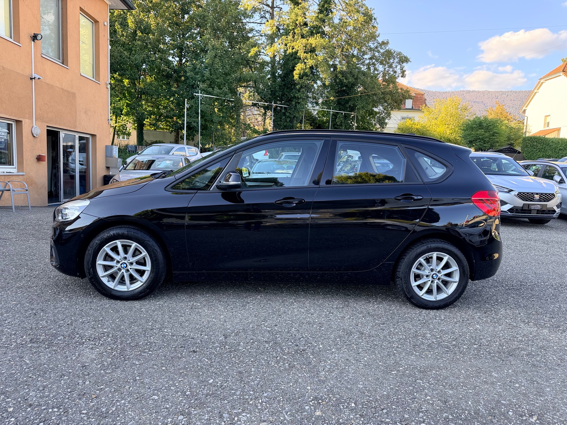 BMW 218d Active Tourer Steptronic-image-3