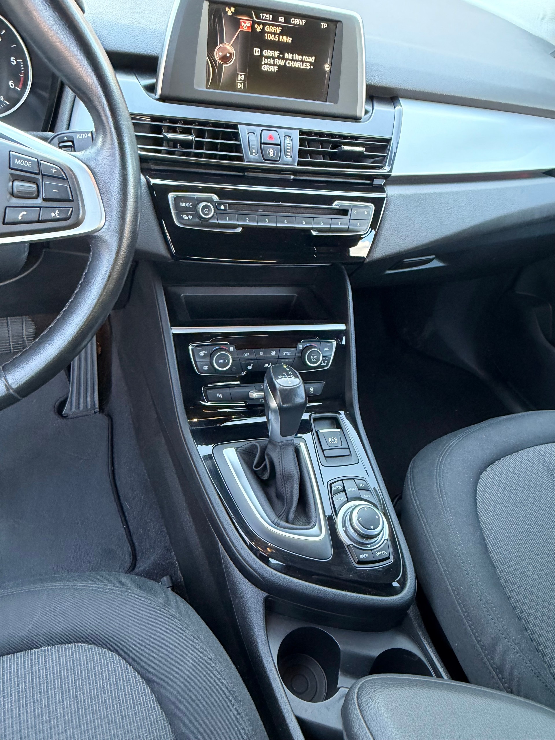 BMW 218d Active Tourer Steptronic-image-15