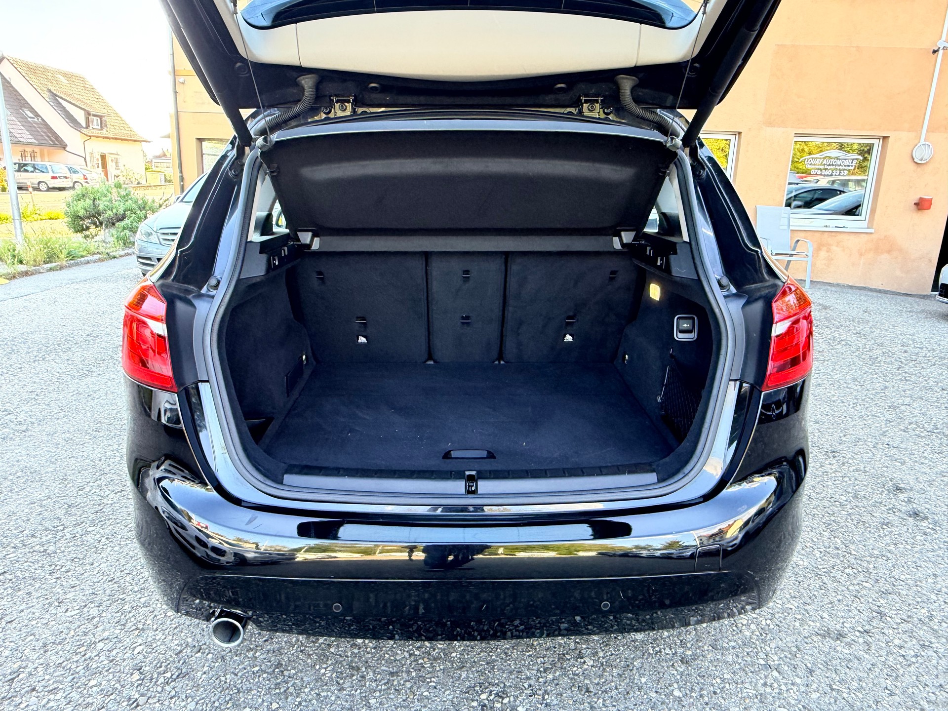 BMW 218d Active Tourer Steptronic-image-10