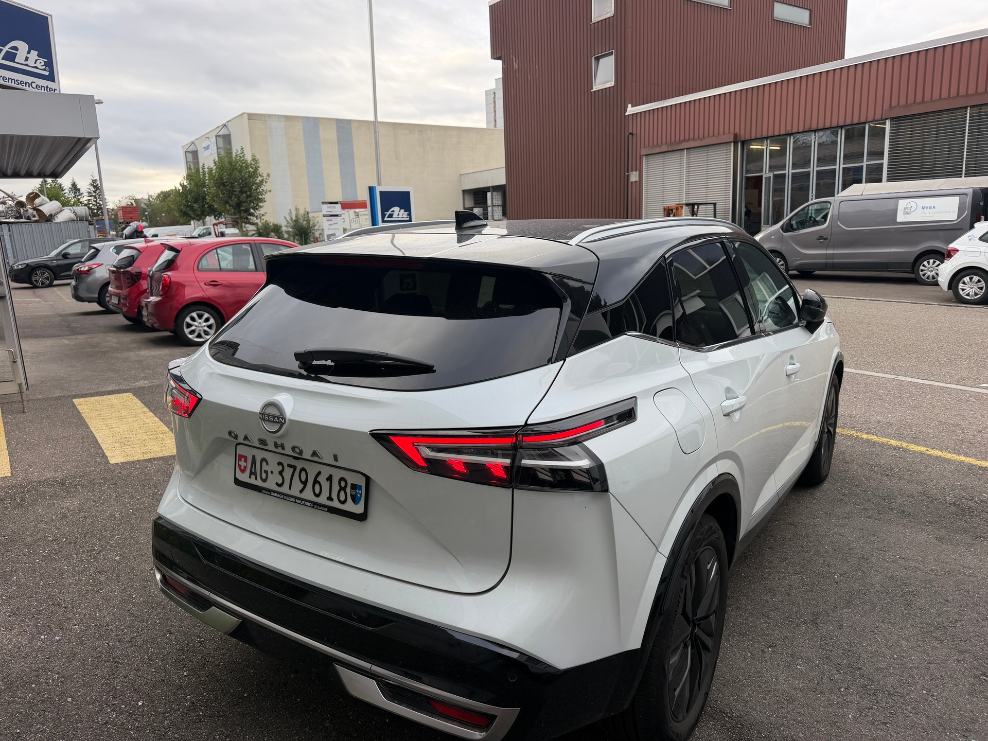 NISSAN Qashqai 1.3 DIG-T MHEV Tekna Xtronic 4x4-showroom-element-2