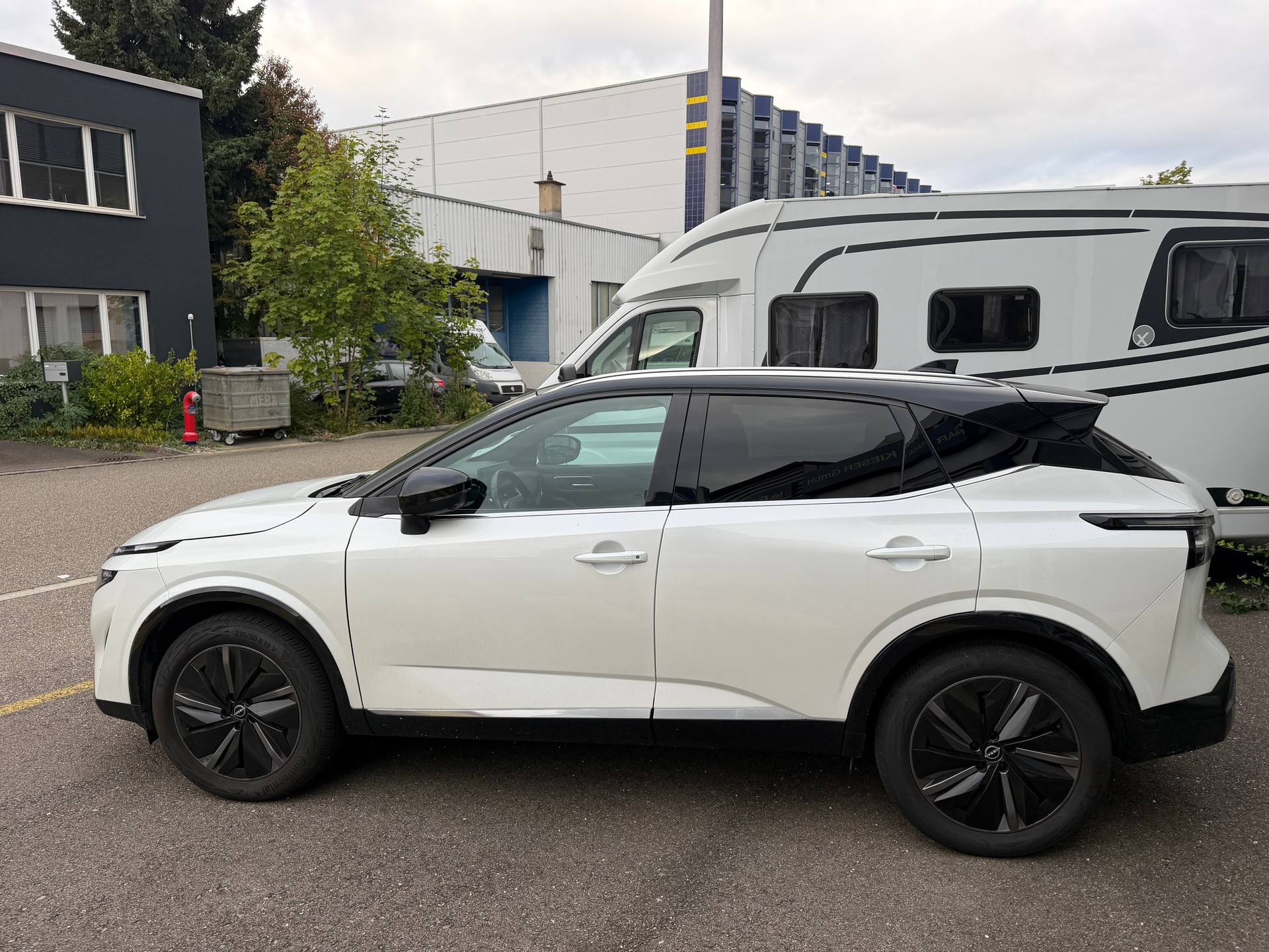 NISSAN Qashqai 1.3 DIG-T MHEV Tekna Xtronic 4x4-showroom-element-1