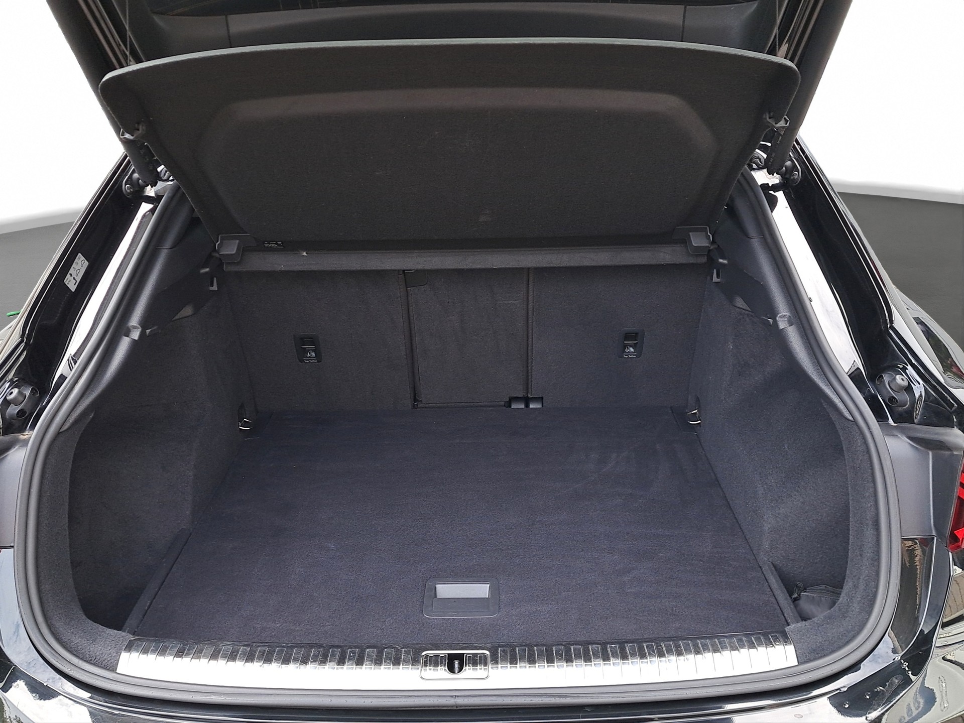 AUDI Q3 Sportback 40 TDI S line quattro S-tronic *360°Cam/Panodach/Anhängerkupplung*-image-12