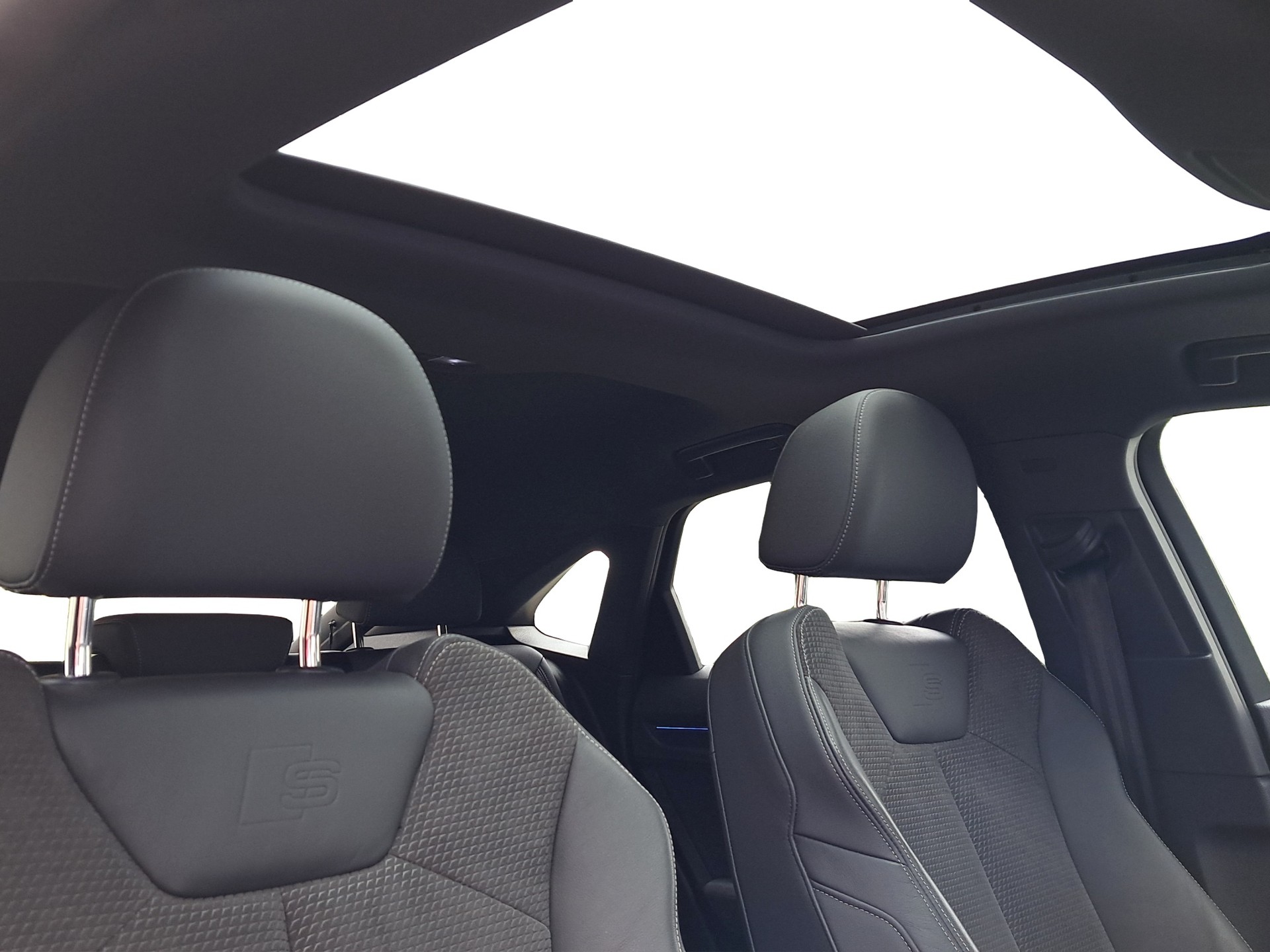 AUDI Q3 Sportback 40 TDI S line quattro S-tronic *360°Cam/Panodach/Anhängerkupplung*-image-13