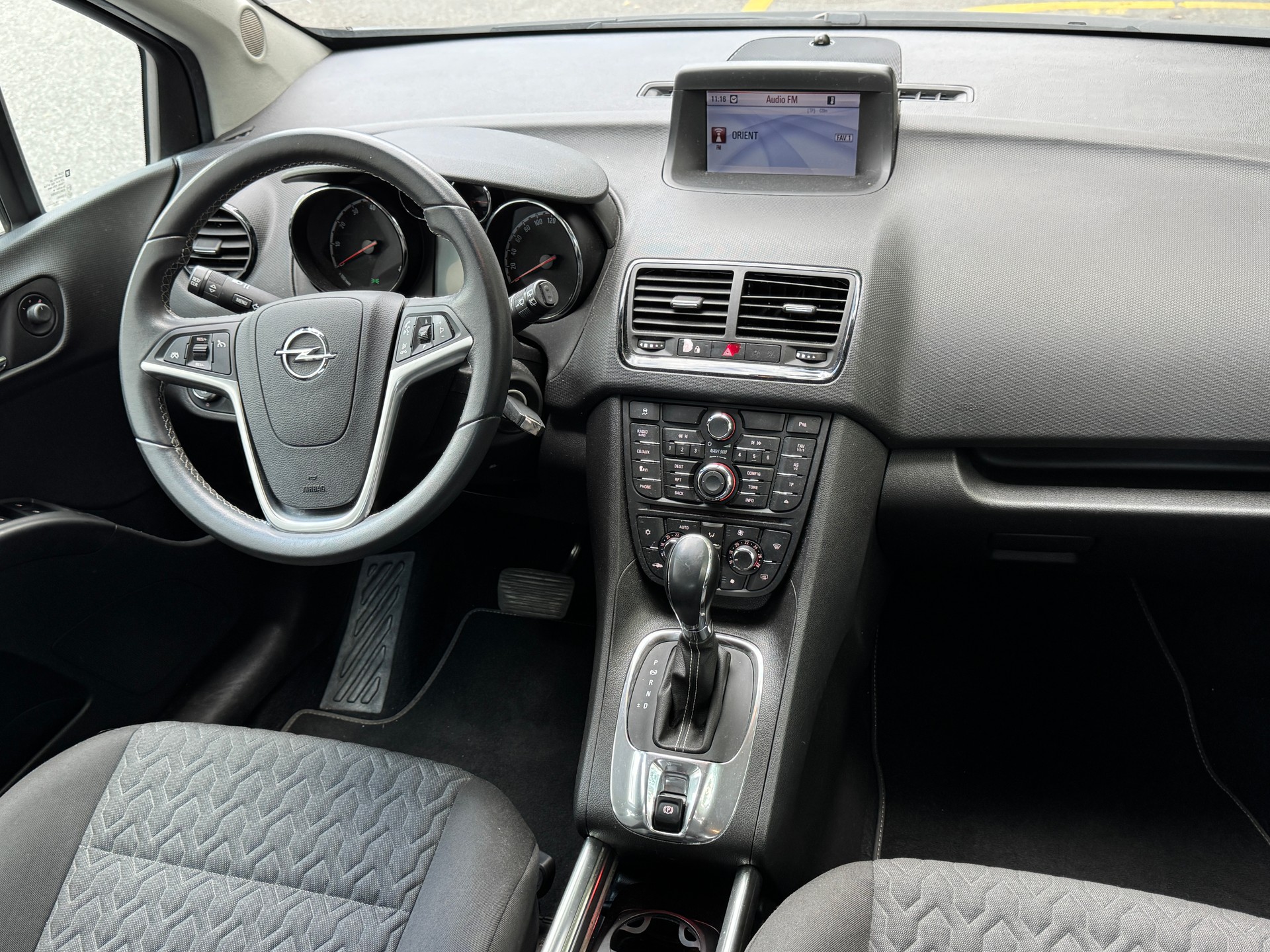 OPEL Meriva 1.4 Turbo Active Edition Automatic-image-11