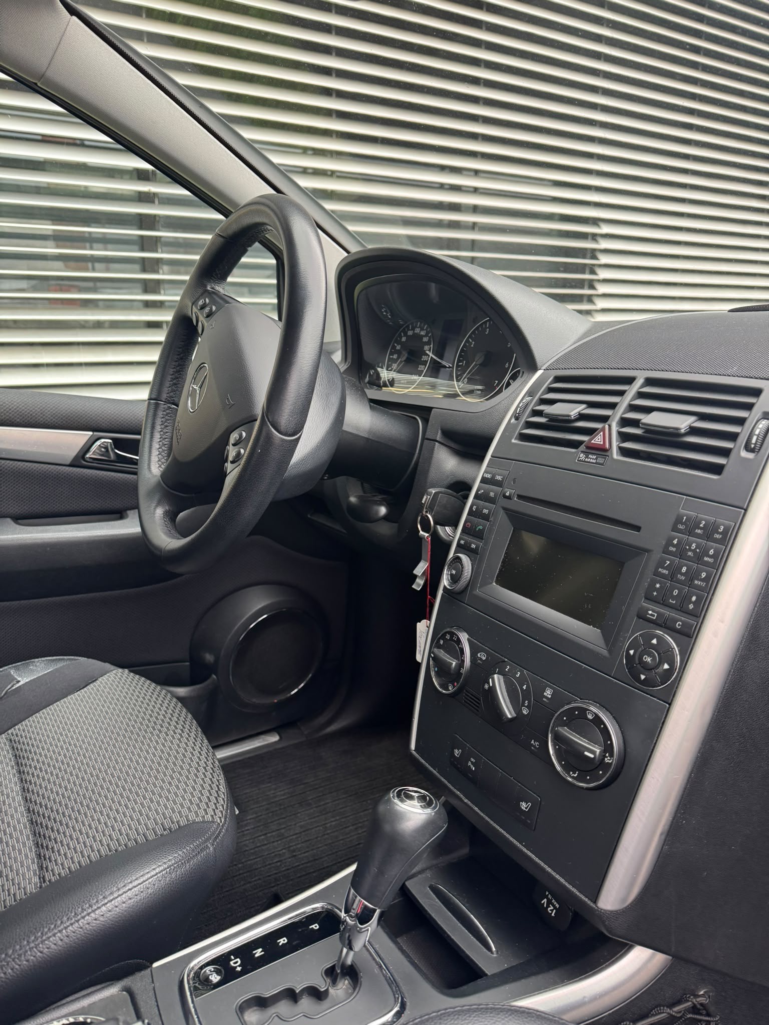 MERCEDES-BENZ A 200 Avantgarde Autotronic-image-9