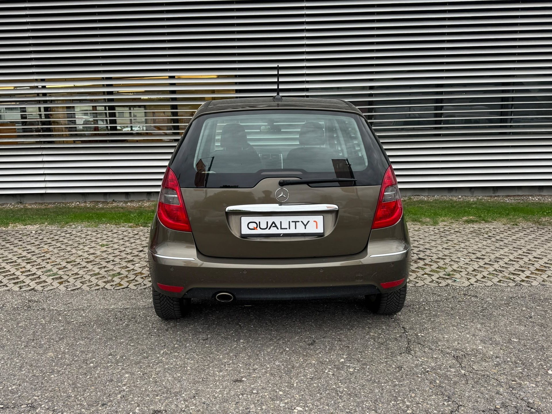 MERCEDES-BENZ A 200 Avantgarde Autotronic-image-11