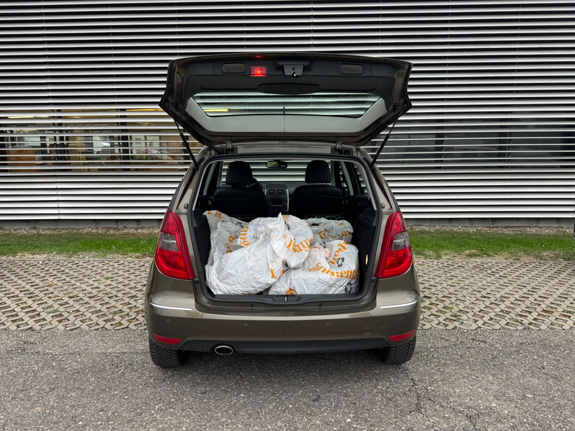 MERCEDES-BENZ A 200 Avantgarde Autotronic-image-10