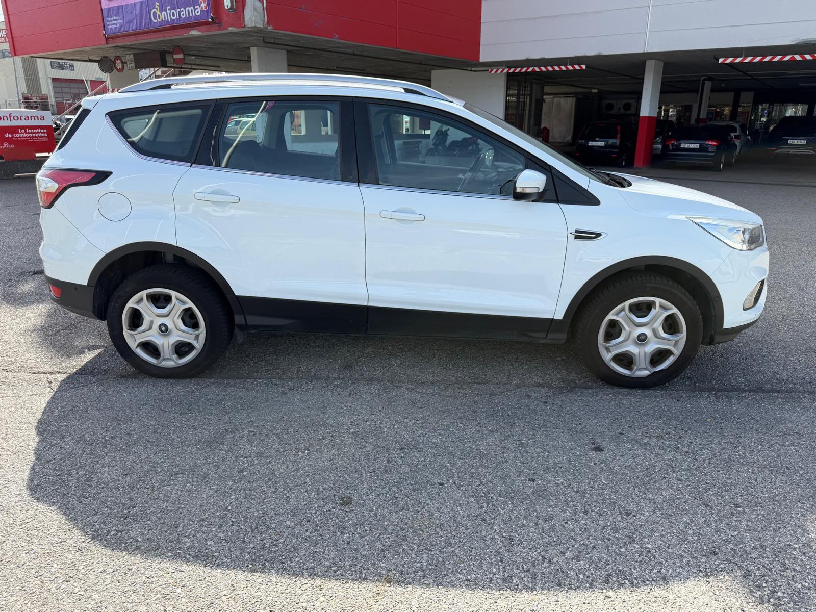 FORD Kuga 2.0 TDCi Trend+ 4WD PowerShift-image-11