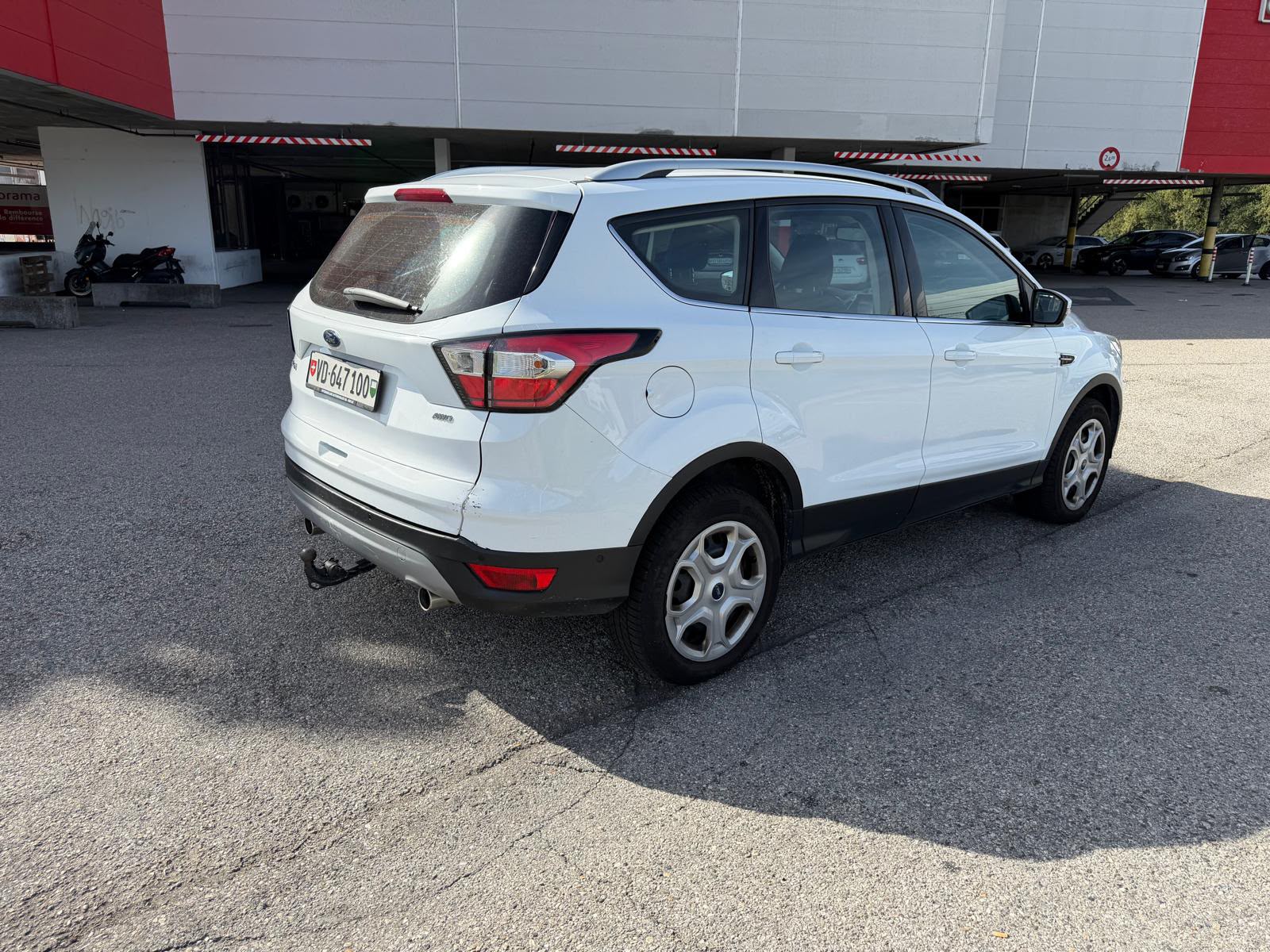 FORD Kuga 2.0 TDCi Trend+ 4WD PowerShift-image-4